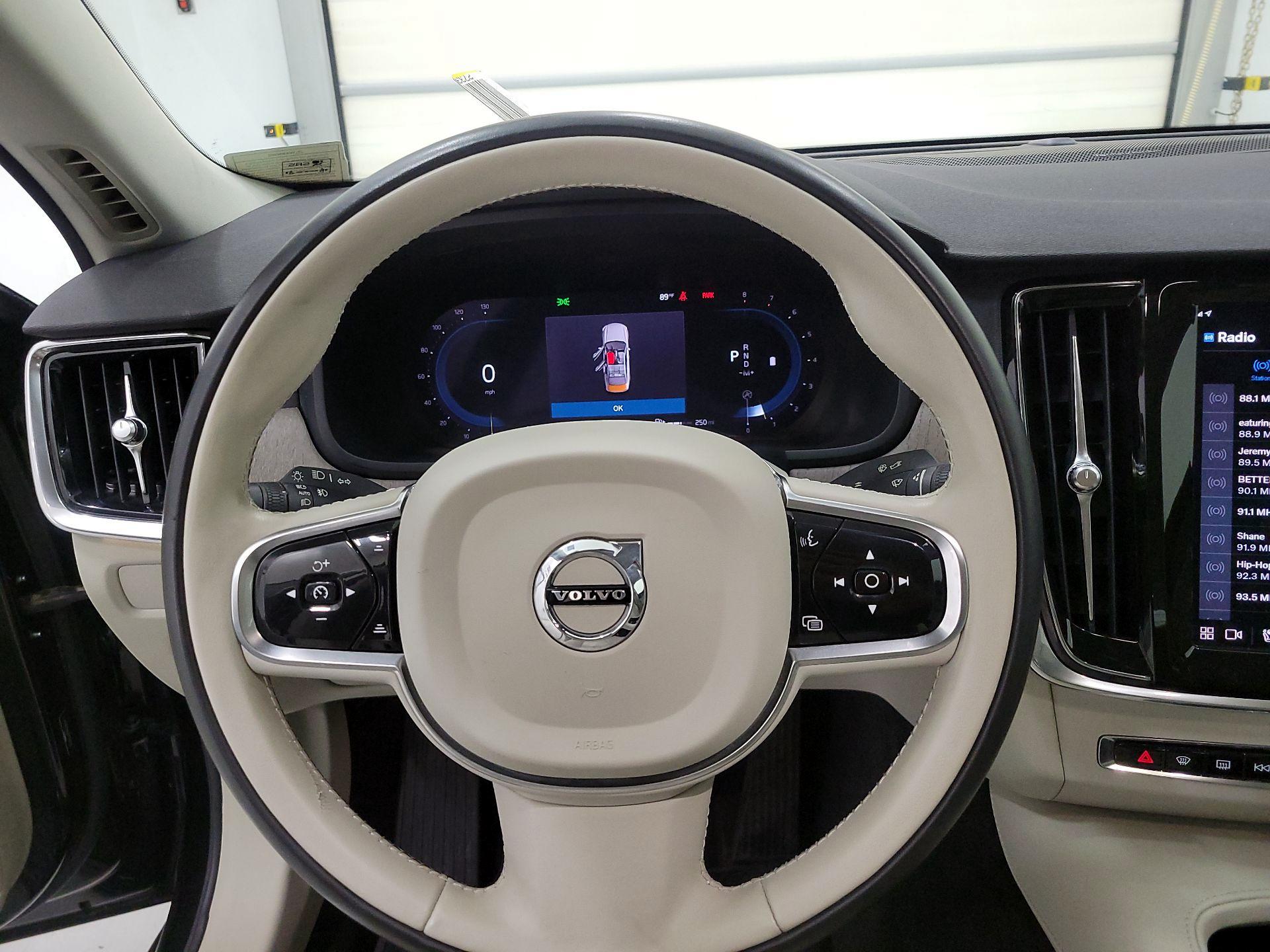 Thumbnail: 2023 Volvo S90 - 10