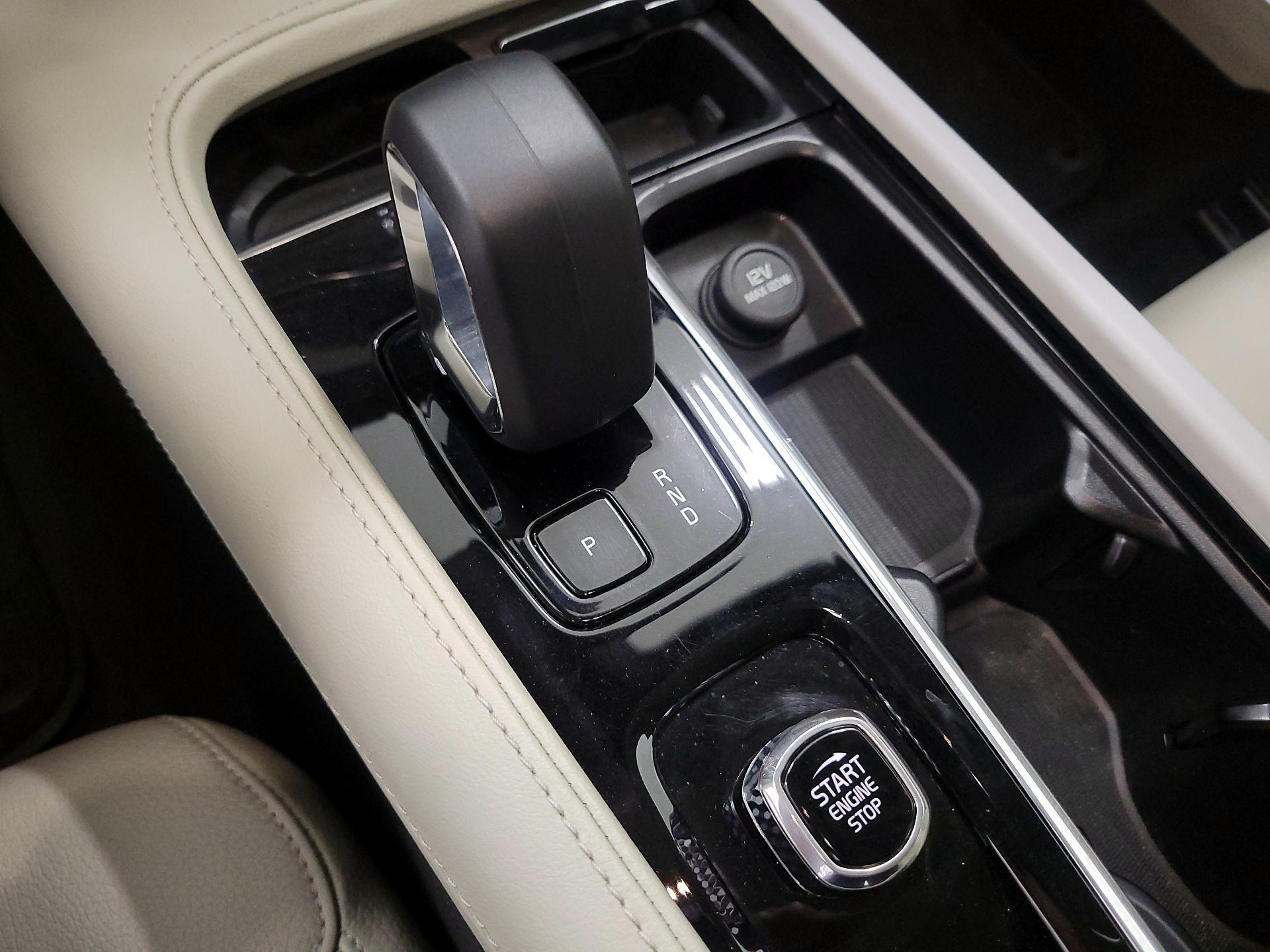 Thumbnail: 2023 Volvo S90 - 17
