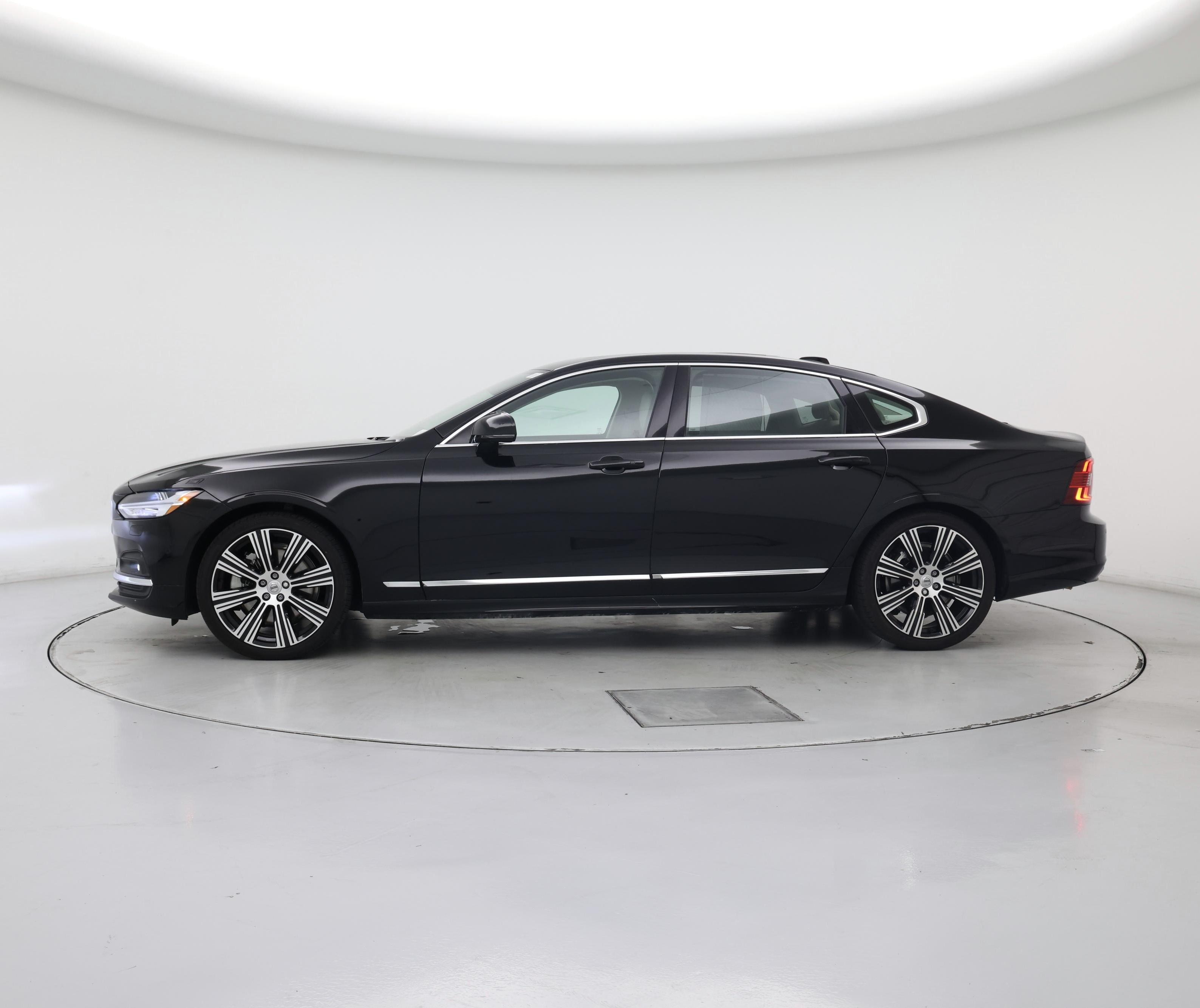 Thumbnail: 2023 Volvo S90 - 3