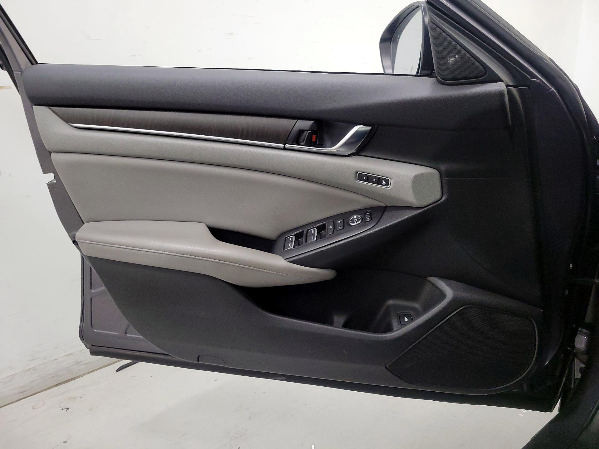 Thumbnail: 2018 Honda Accord - 12