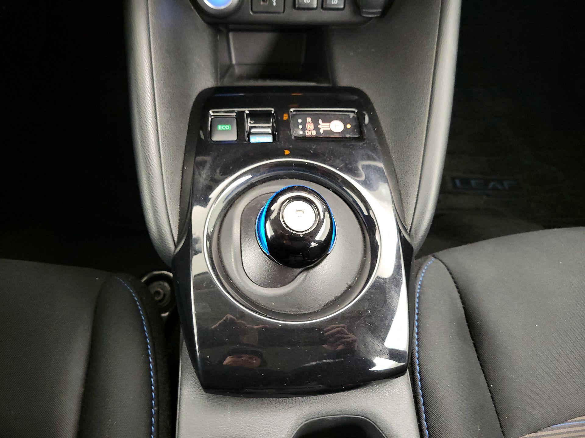 Thumbnail: 2021 Nissan Leaf - 18