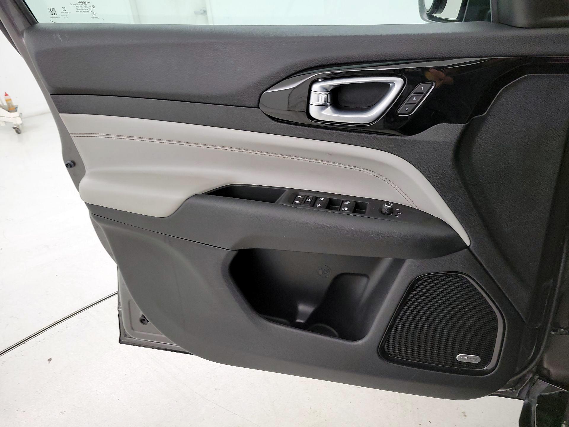Thumbnail: 2022 Jeep Compass - 12