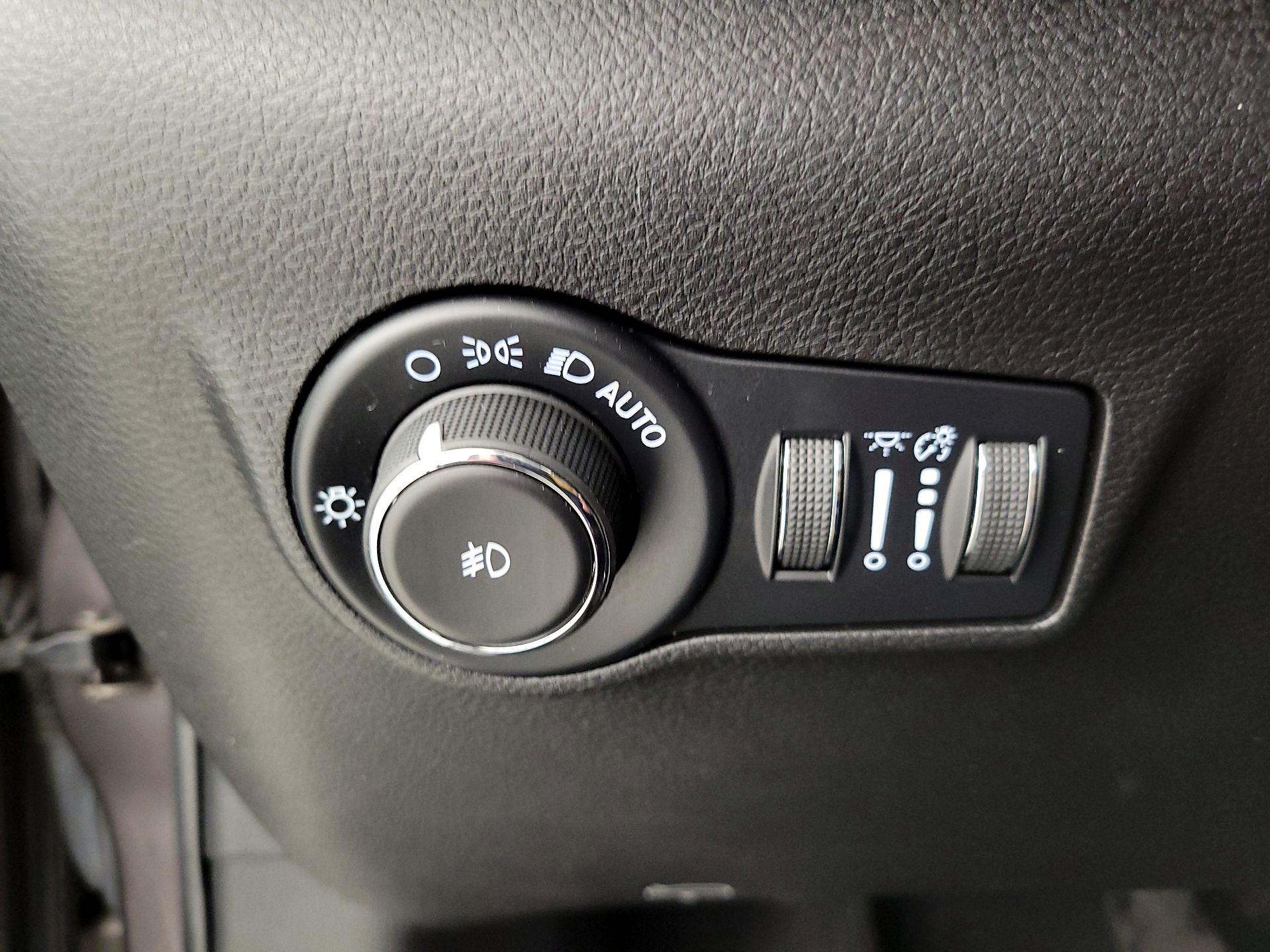 Thumbnail: 2022 Jeep Compass - 13