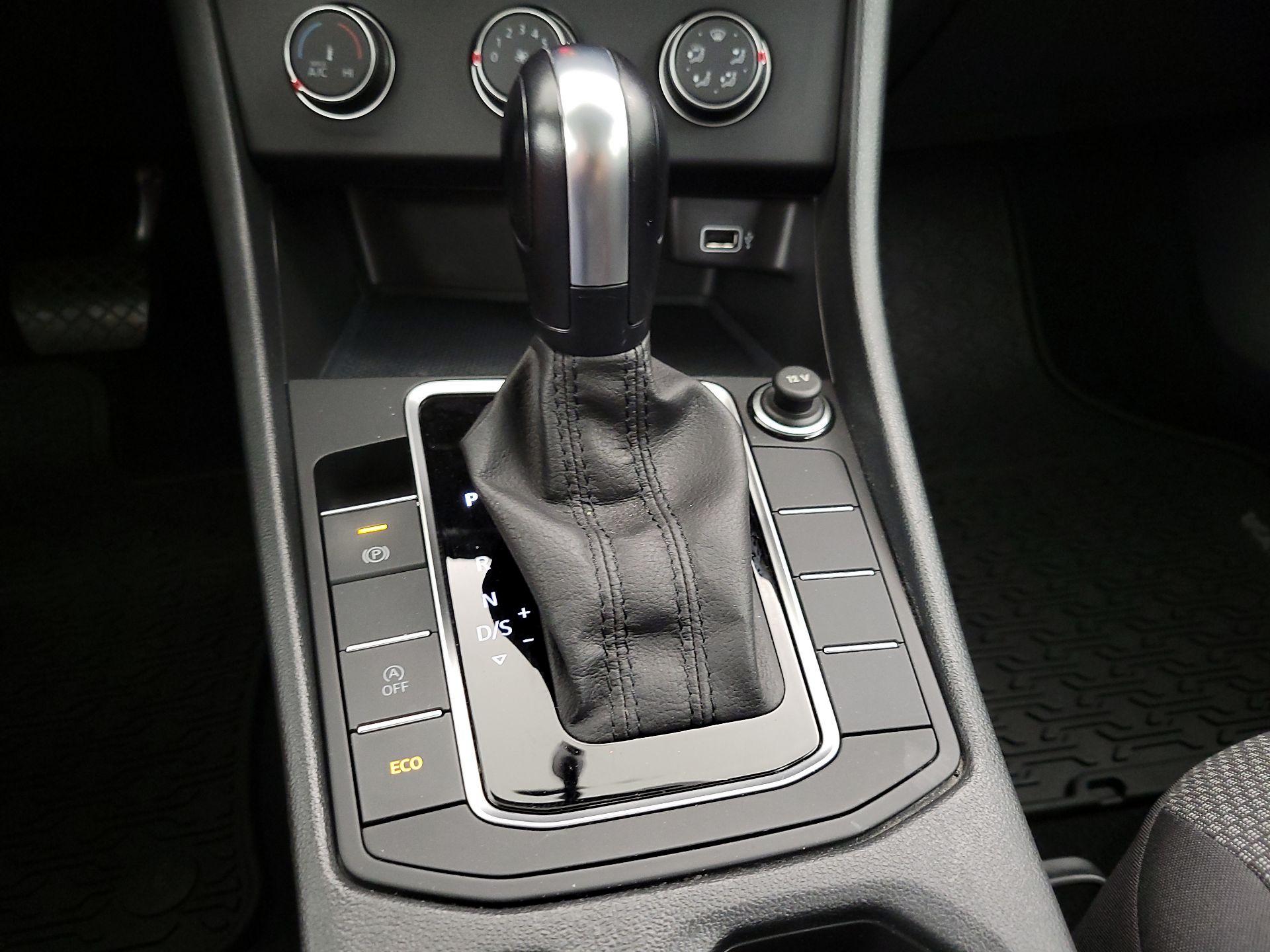 Thumbnail: 2019 Volkswagen Jetta - 17
