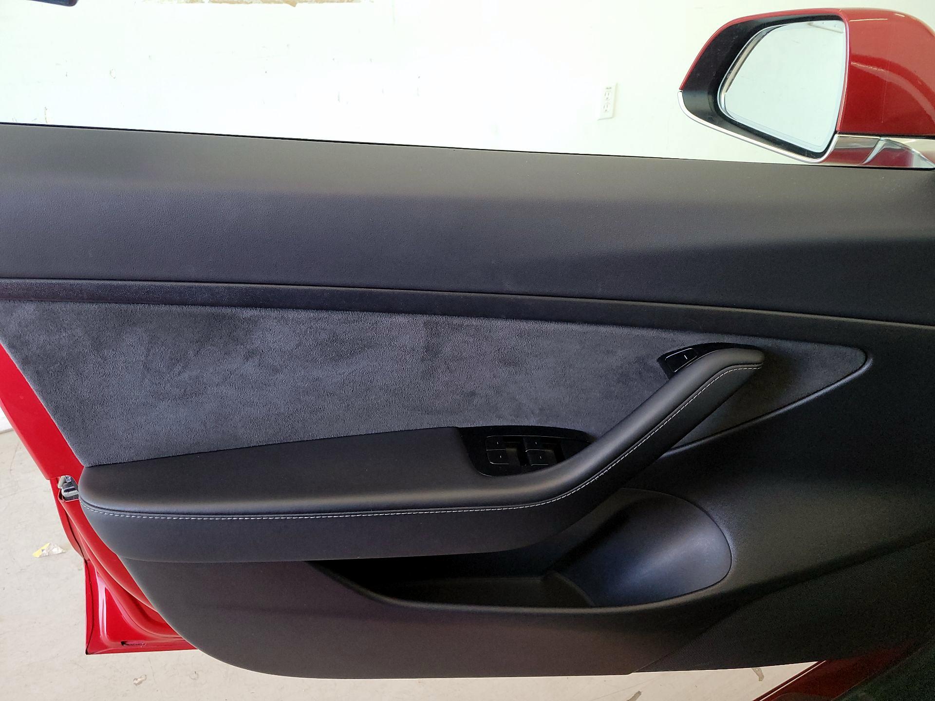 Thumbnail: 2020 Tesla Model 3 - 12