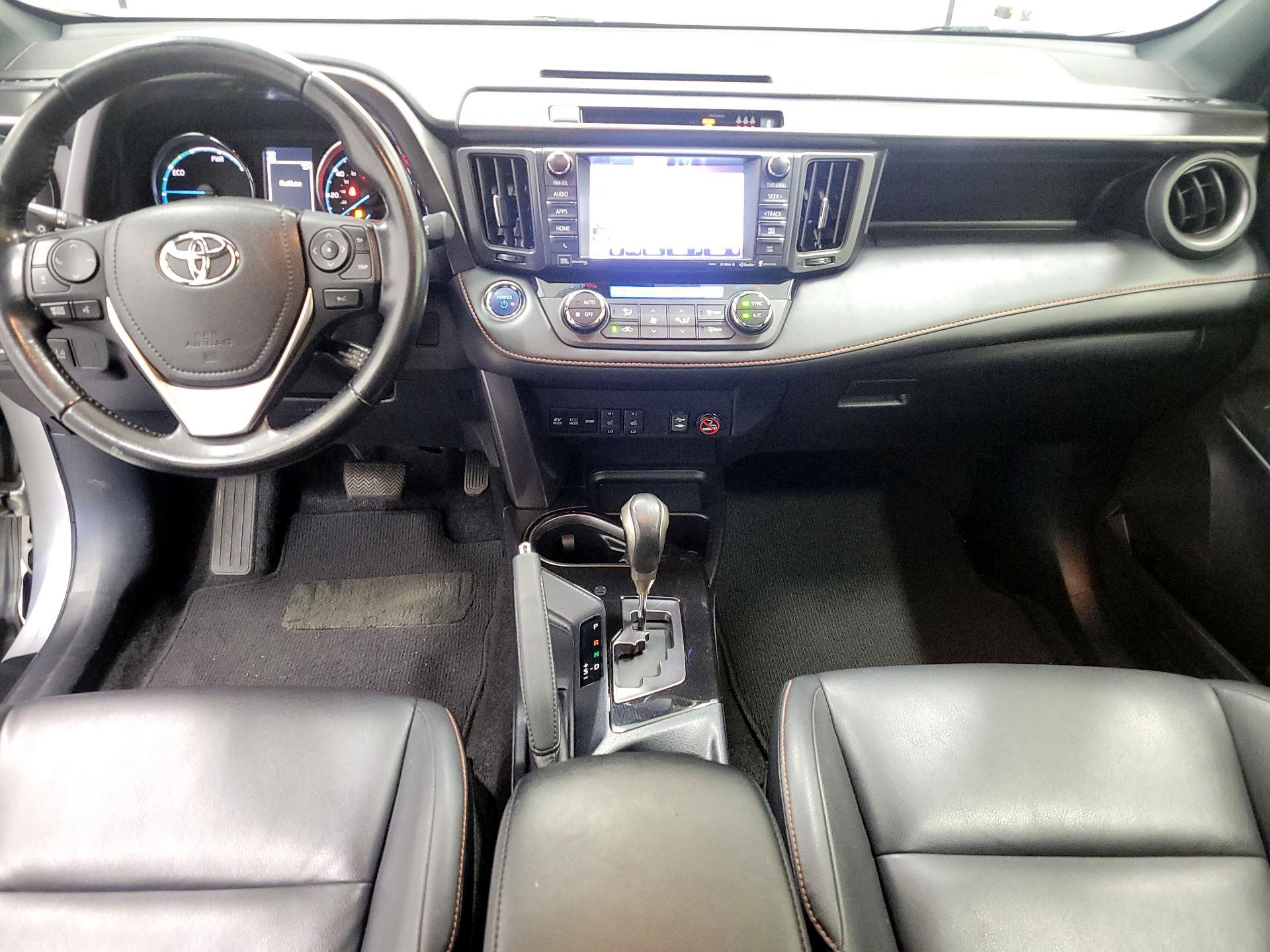Thumbnail: 2018 Toyota RAV4 - 9