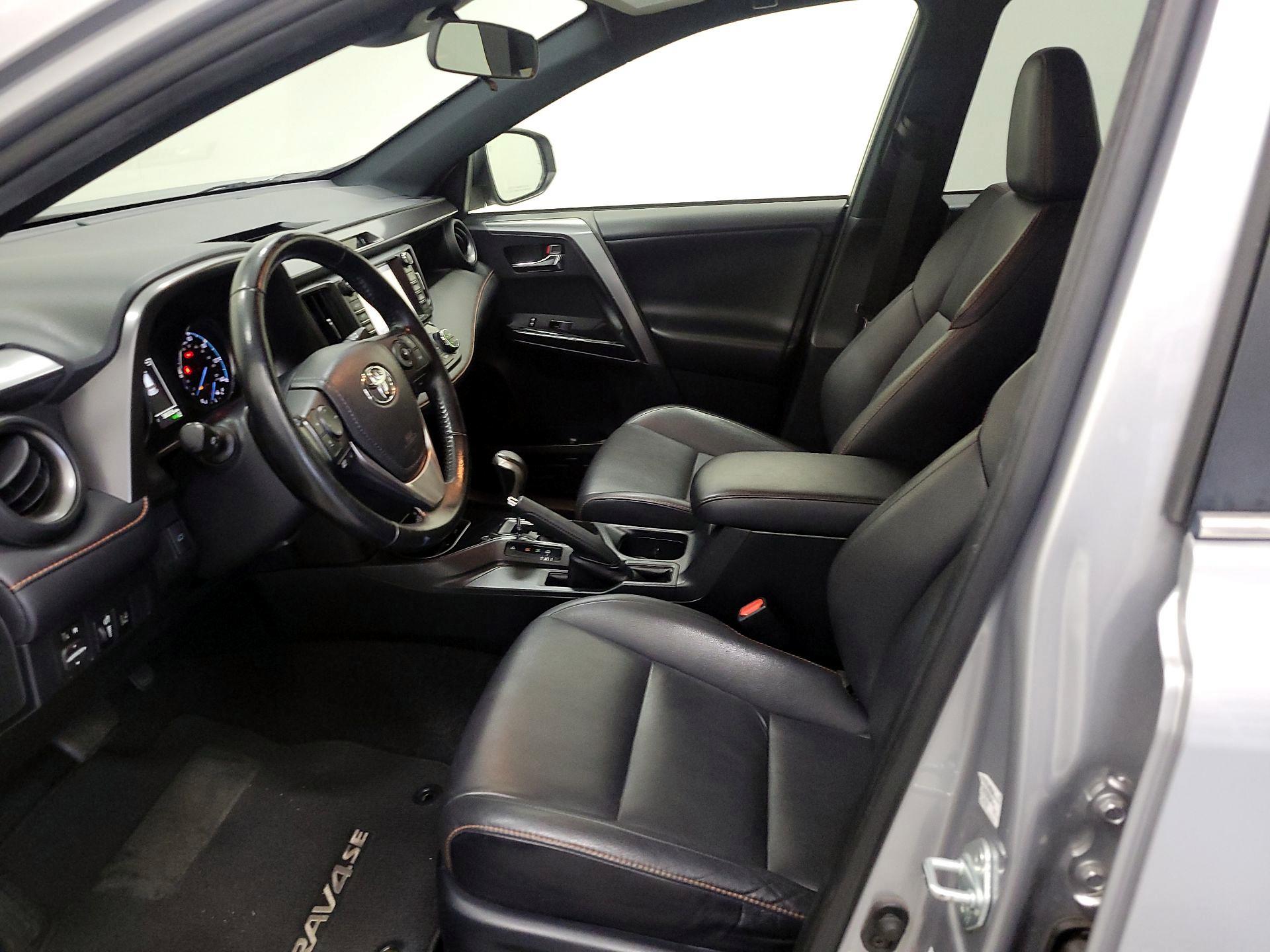 Thumbnail: 2018 Toyota RAV4 - 11