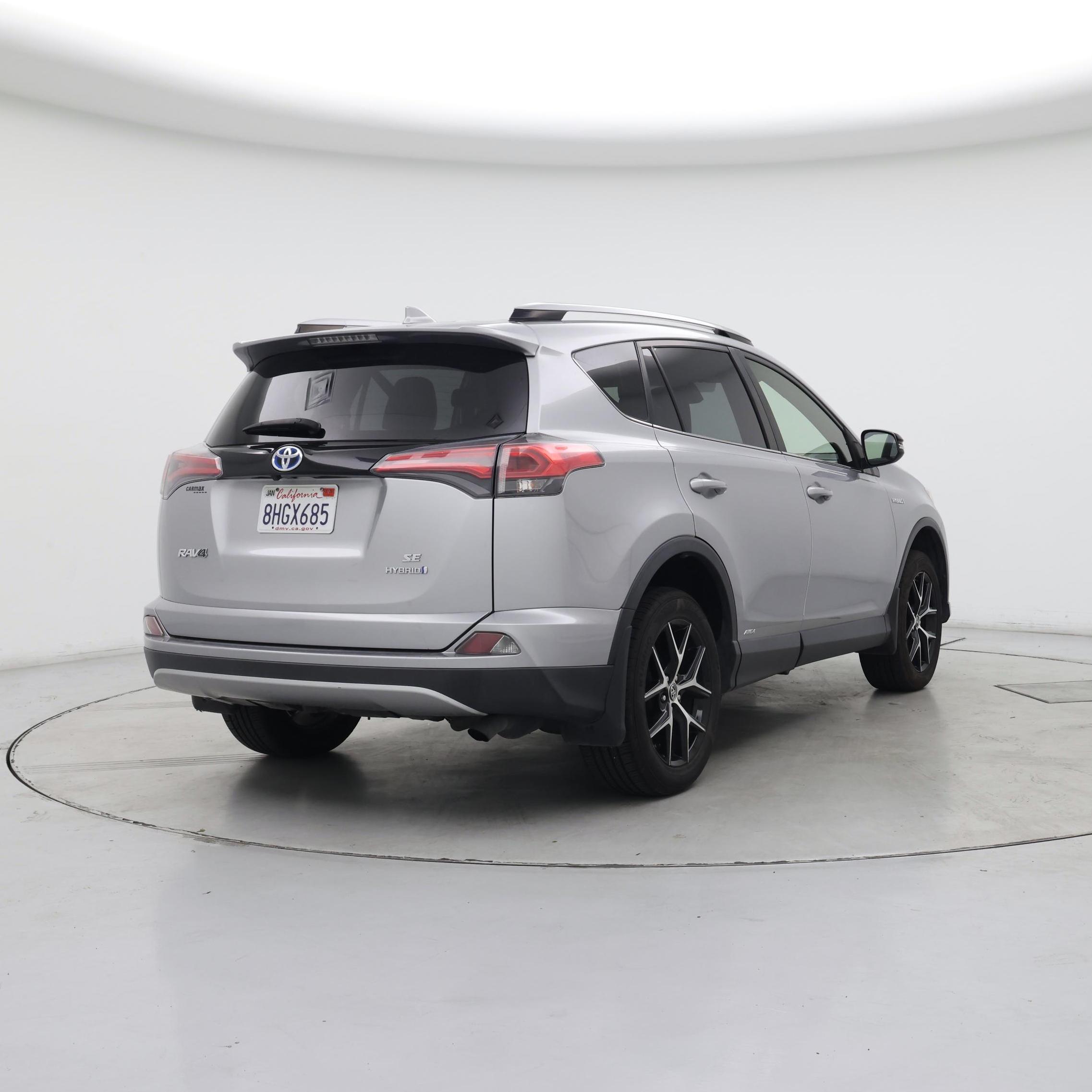 Thumbnail: 2018 Toyota RAV4 - 8