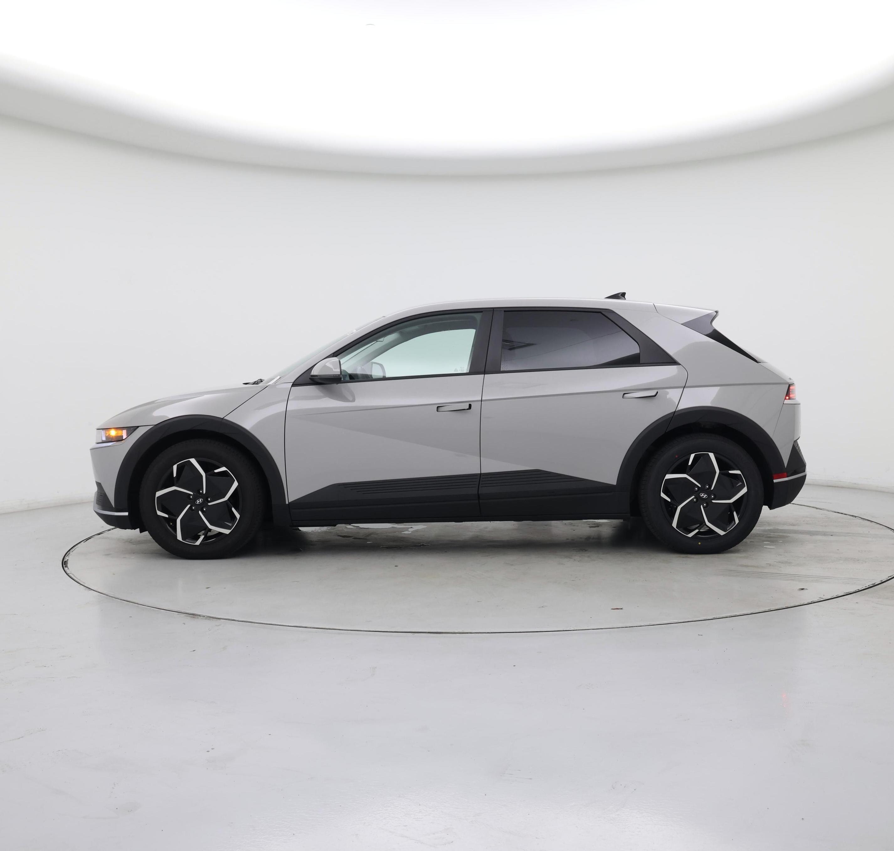 Thumbnail: 2022 Hyundai Ioniq 5 - 3