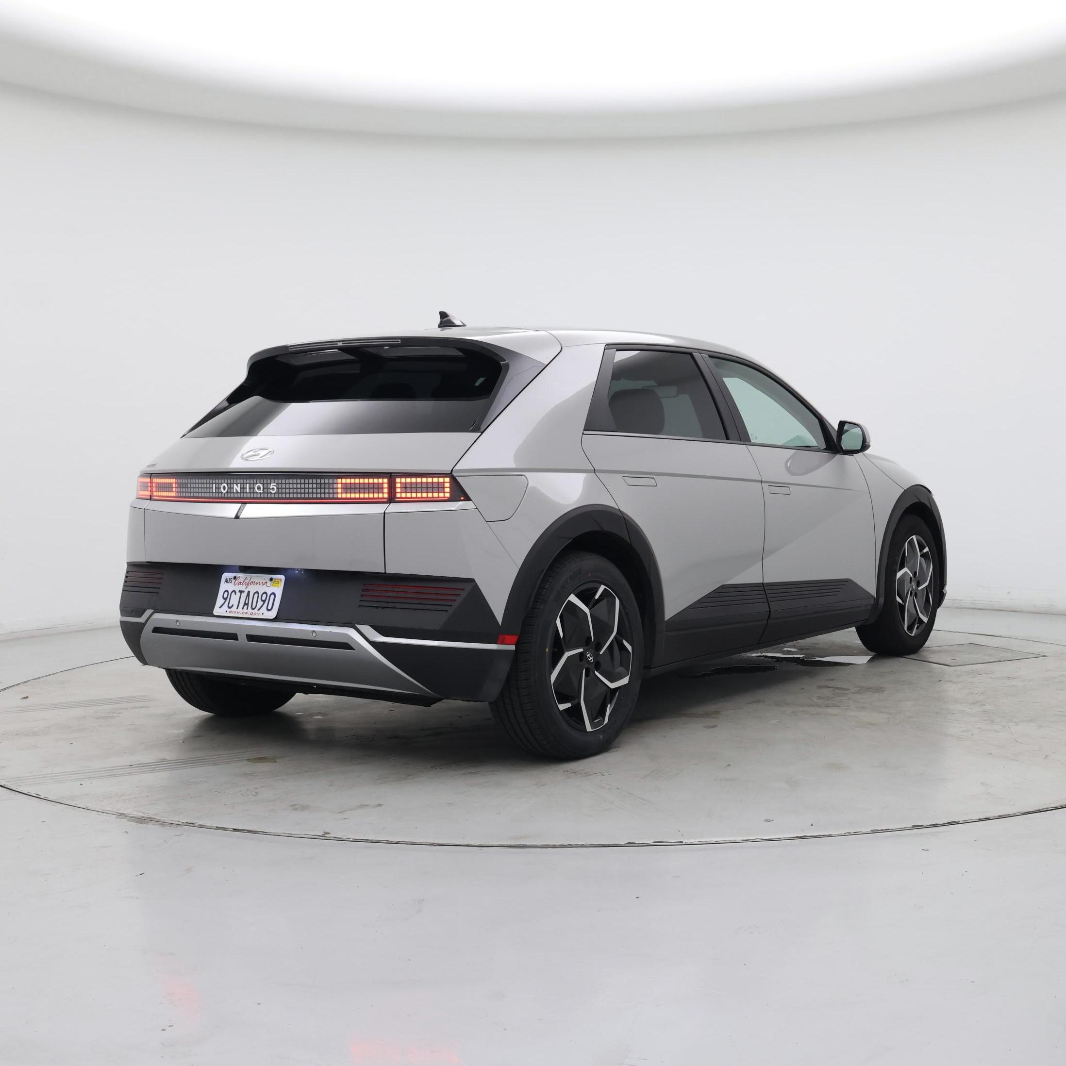 Thumbnail: 2022 Hyundai Ioniq 5 - 8