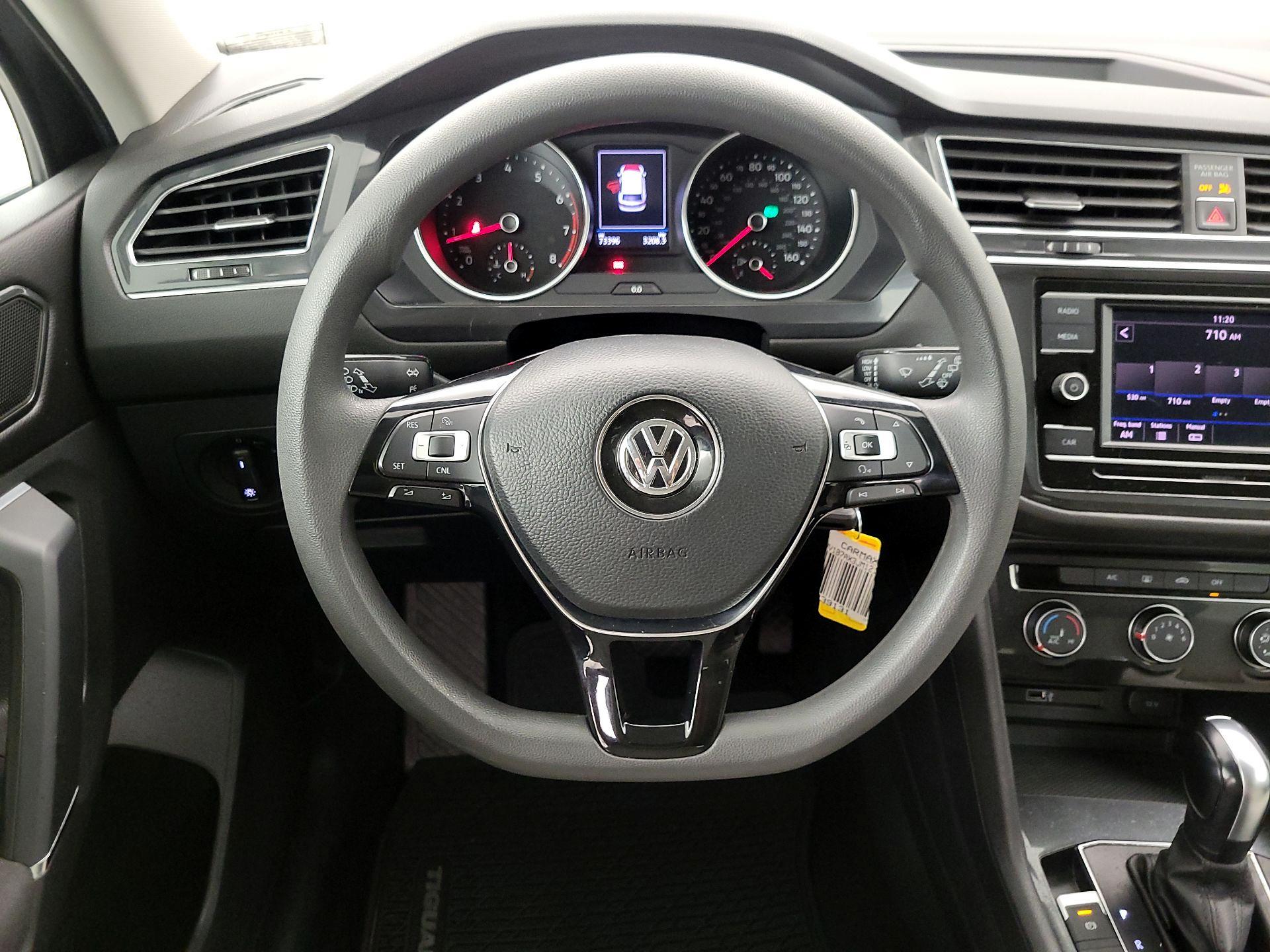 Thumbnail: 2018 Volkswagen Tiguan - 10