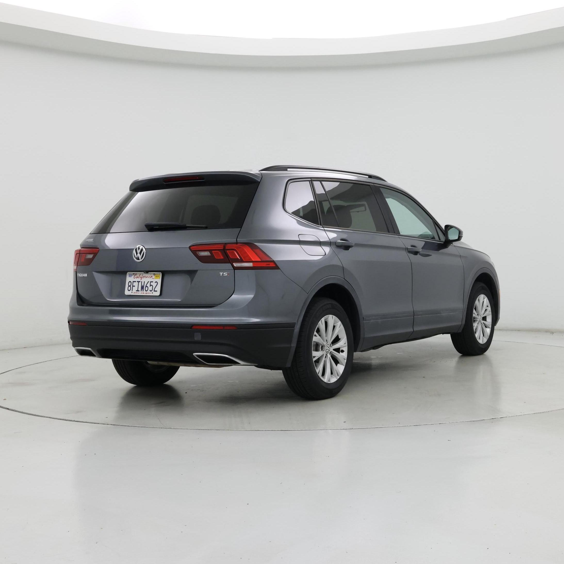 Thumbnail: 2018 Volkswagen Tiguan - 8