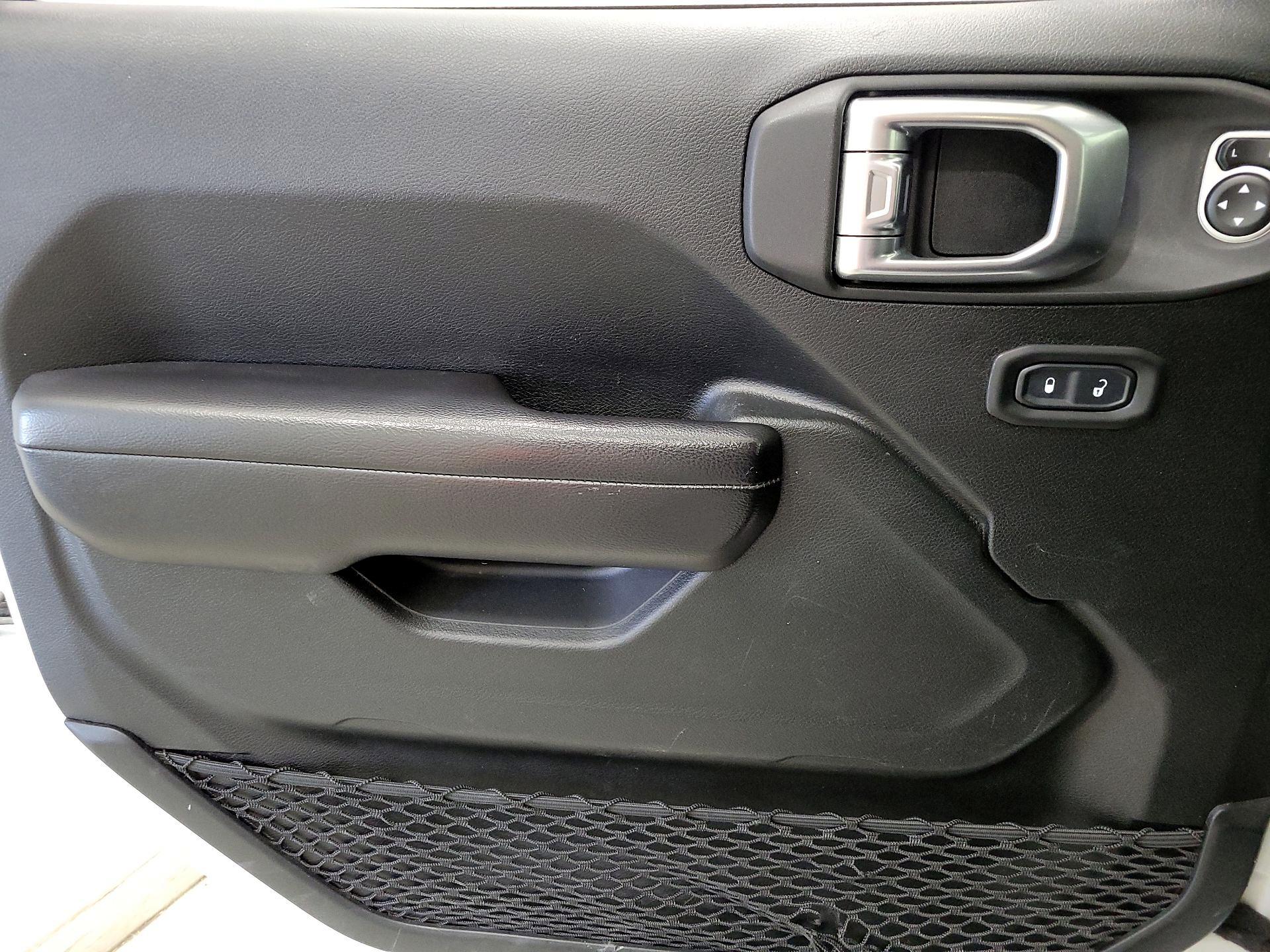 Thumbnail: 2020 Jeep Wrangler - 12