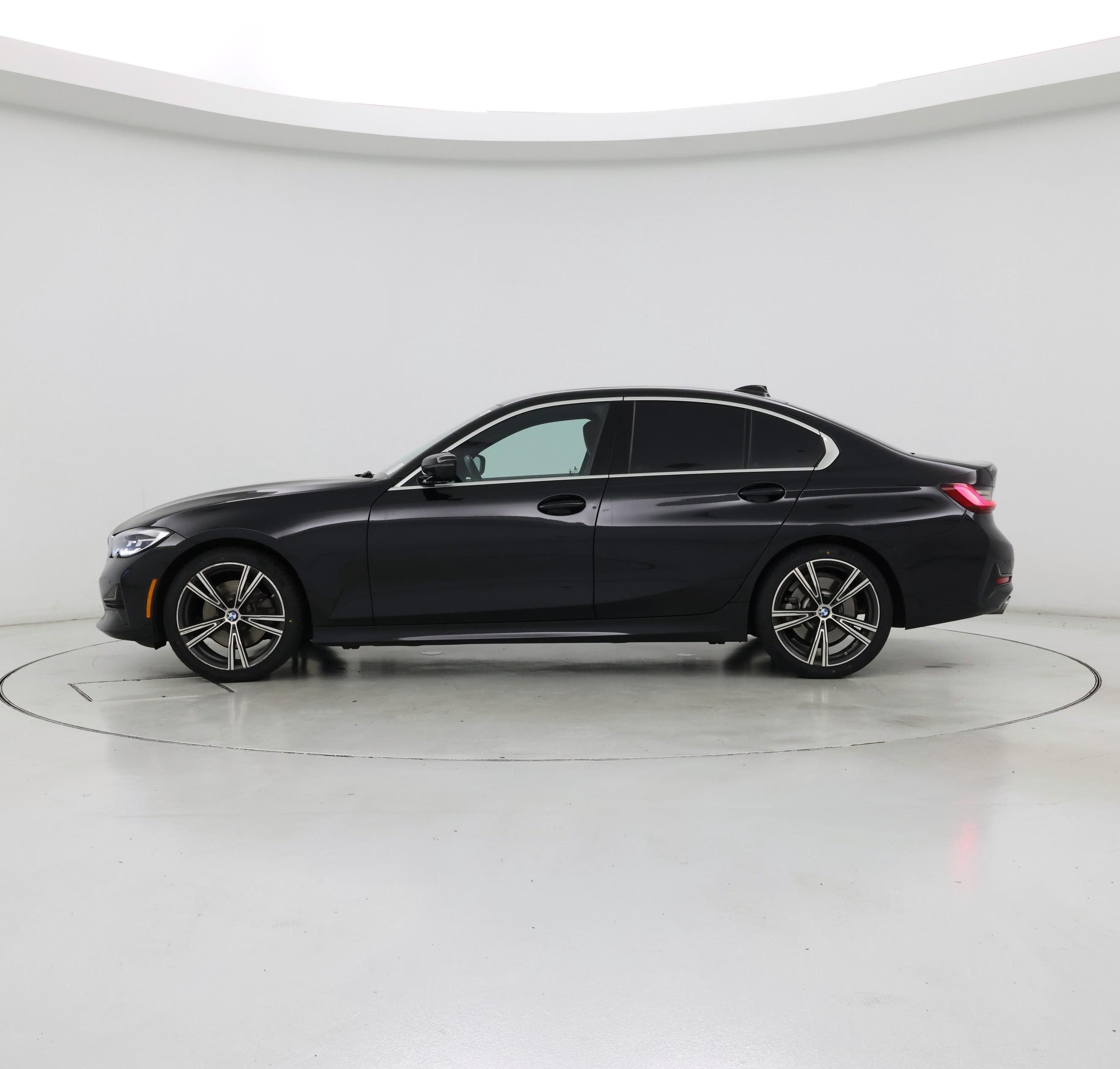 Thumbnail: 2021 BMW 3 Series - 3