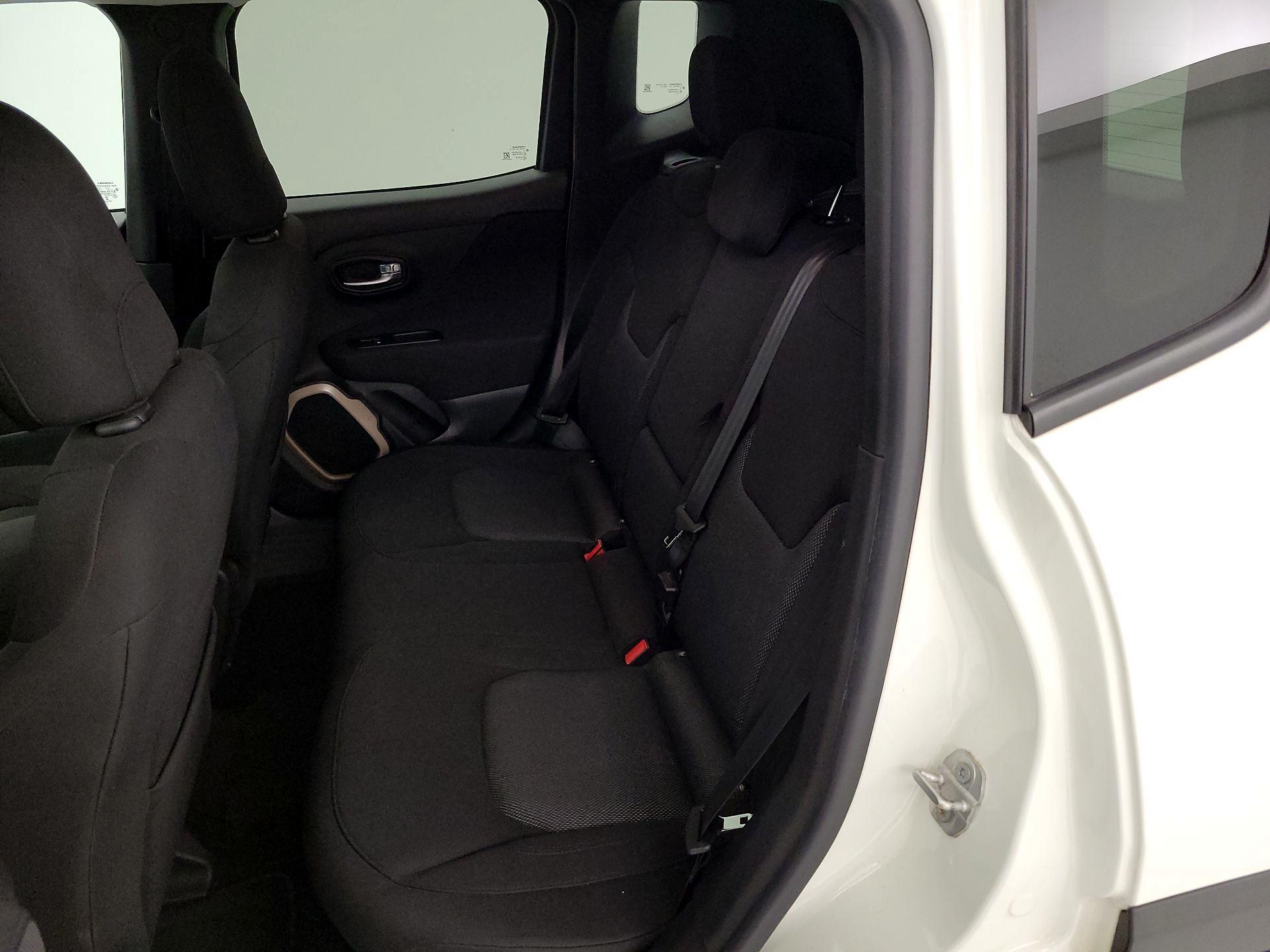 Thumbnail: 2015 Jeep Renegade - 19
