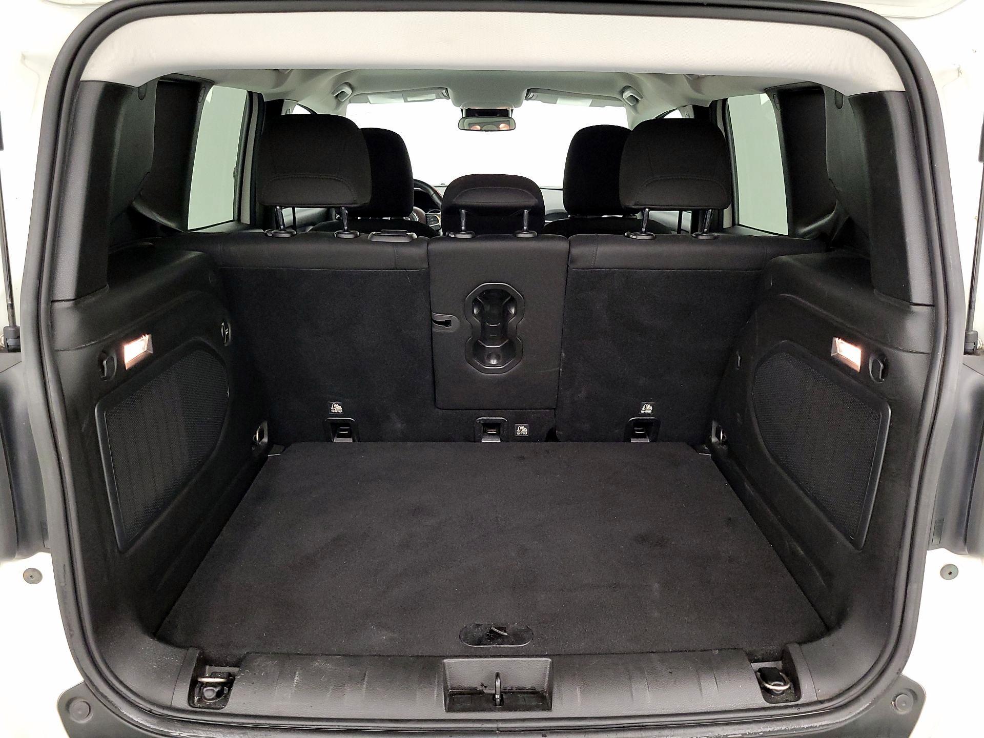 Thumbnail: 2015 Jeep Renegade - 20
