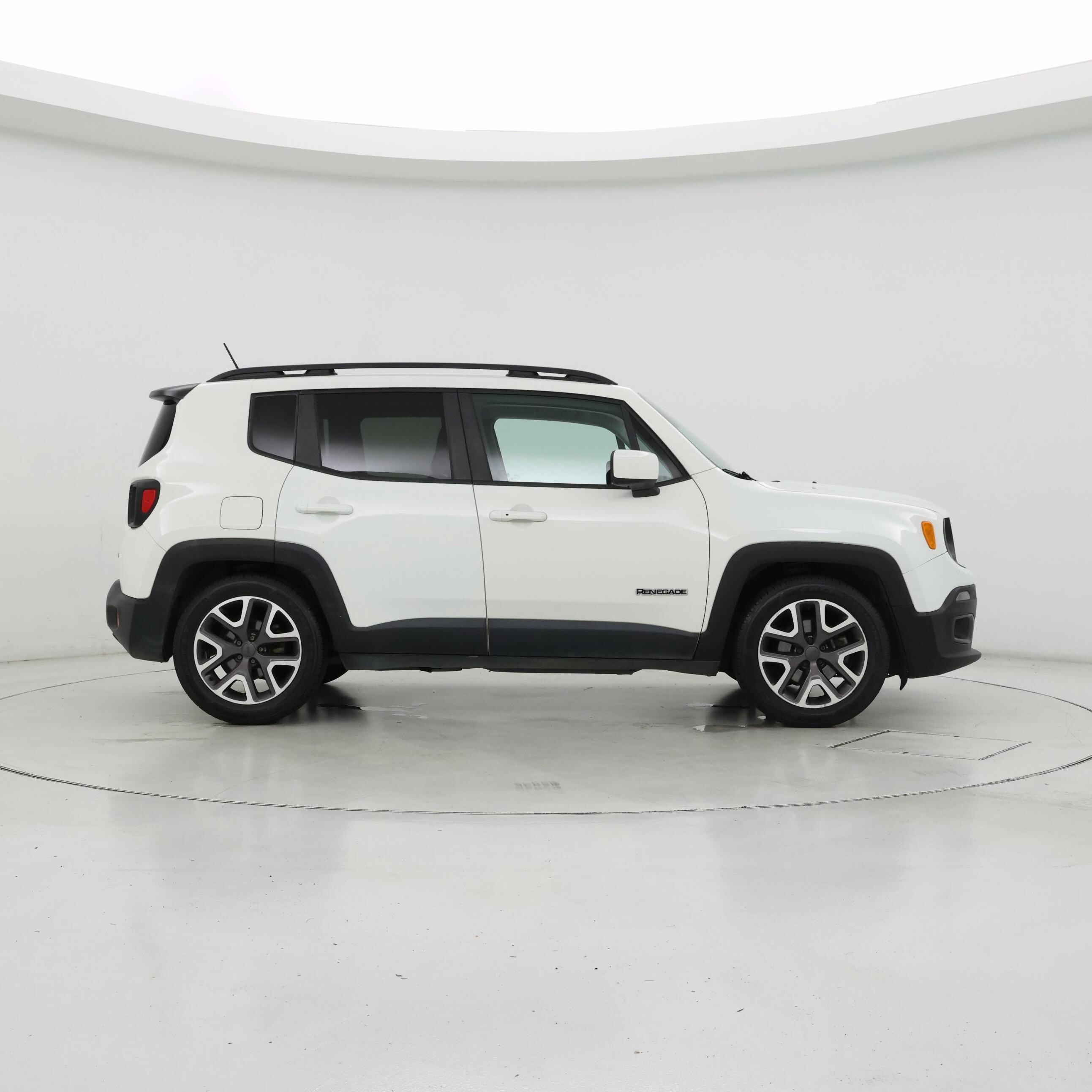 Thumbnail: 2015 Jeep Renegade - 7