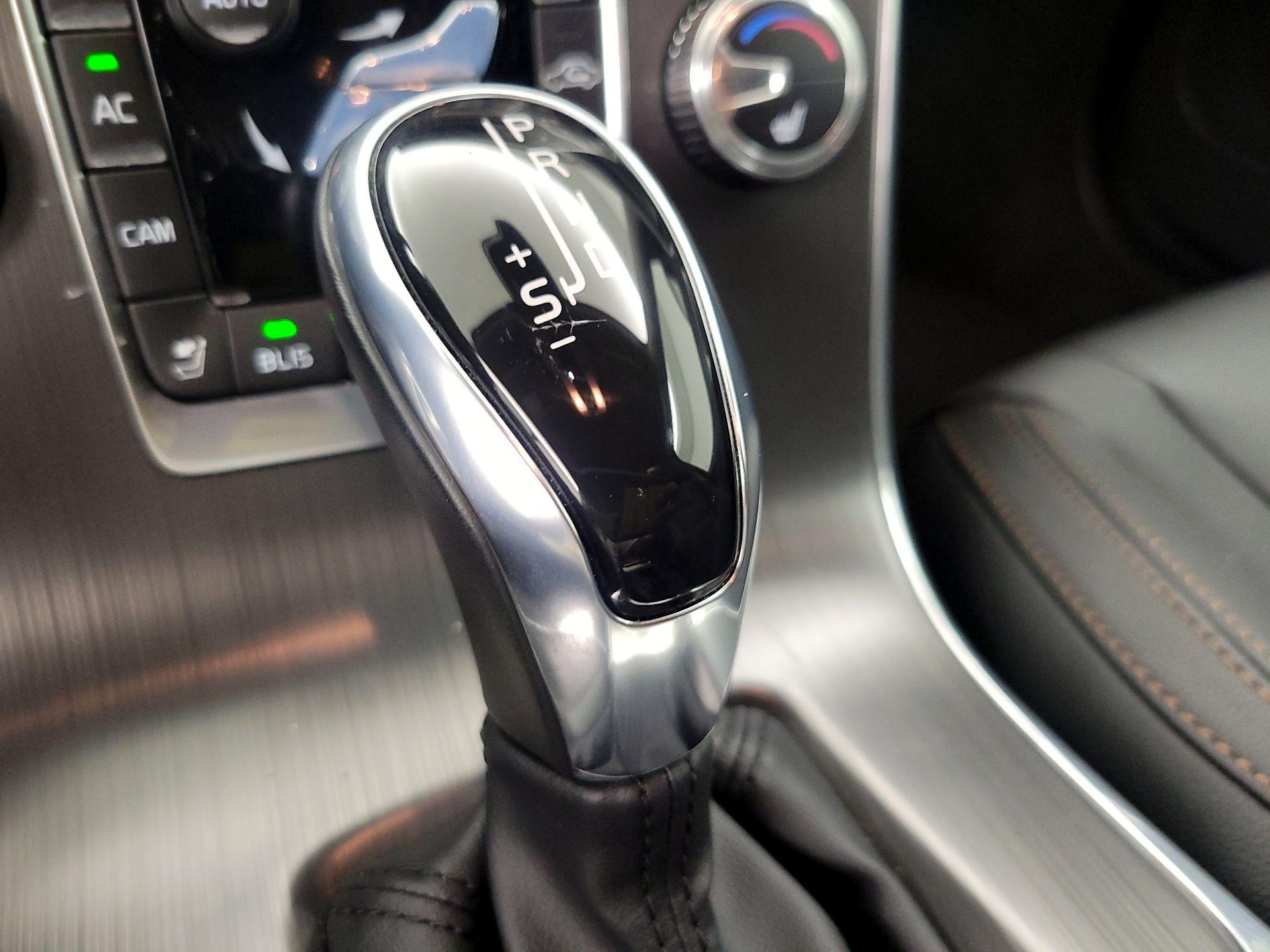 Thumbnail: 2016 Volvo S60 - 17