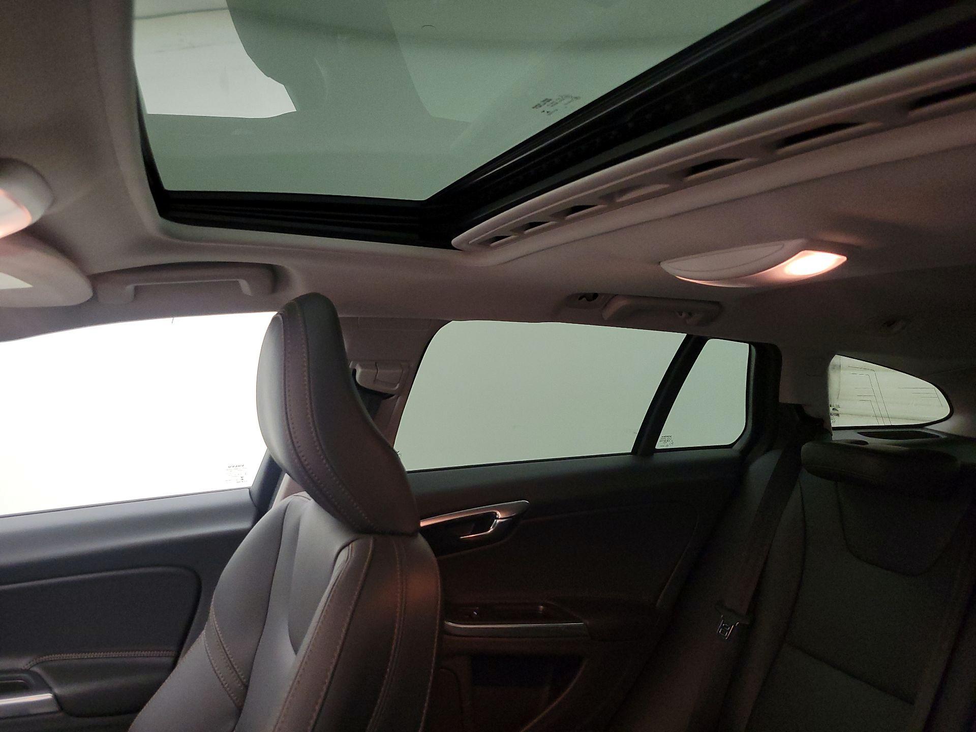Thumbnail: 2016 Volvo S60 - 19