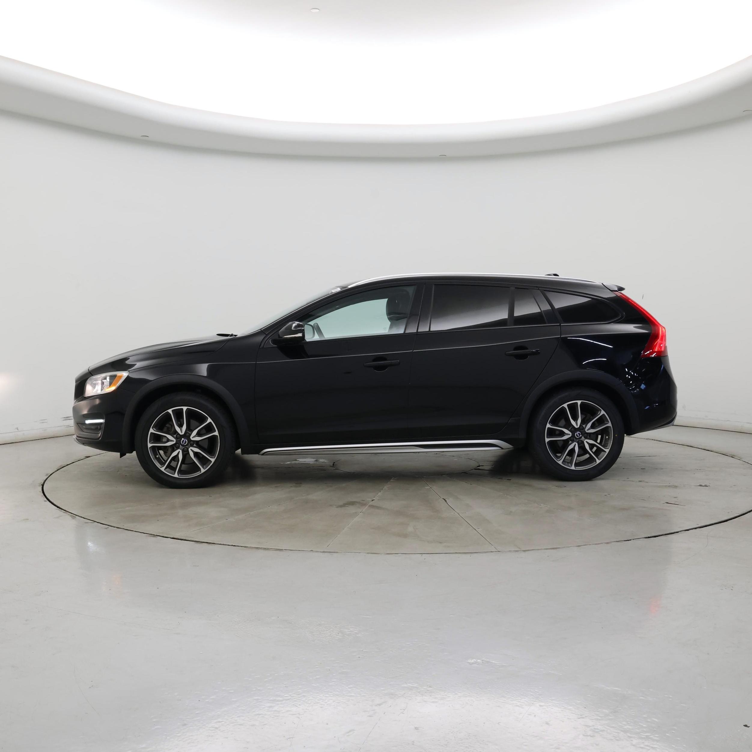 Thumbnail: 2016 Volvo S60 - 3
