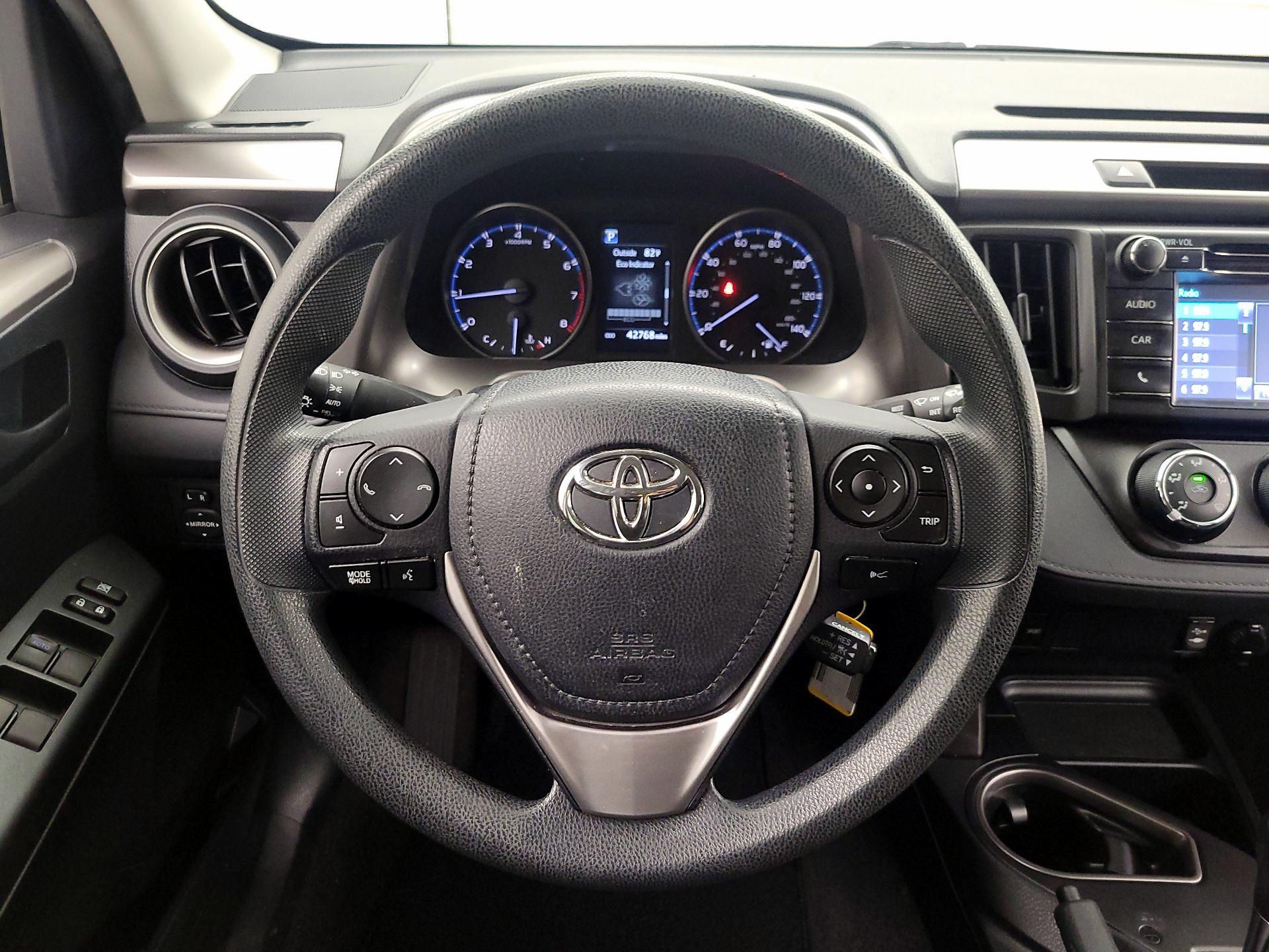 Thumbnail: 2018 Toyota RAV4 - 10