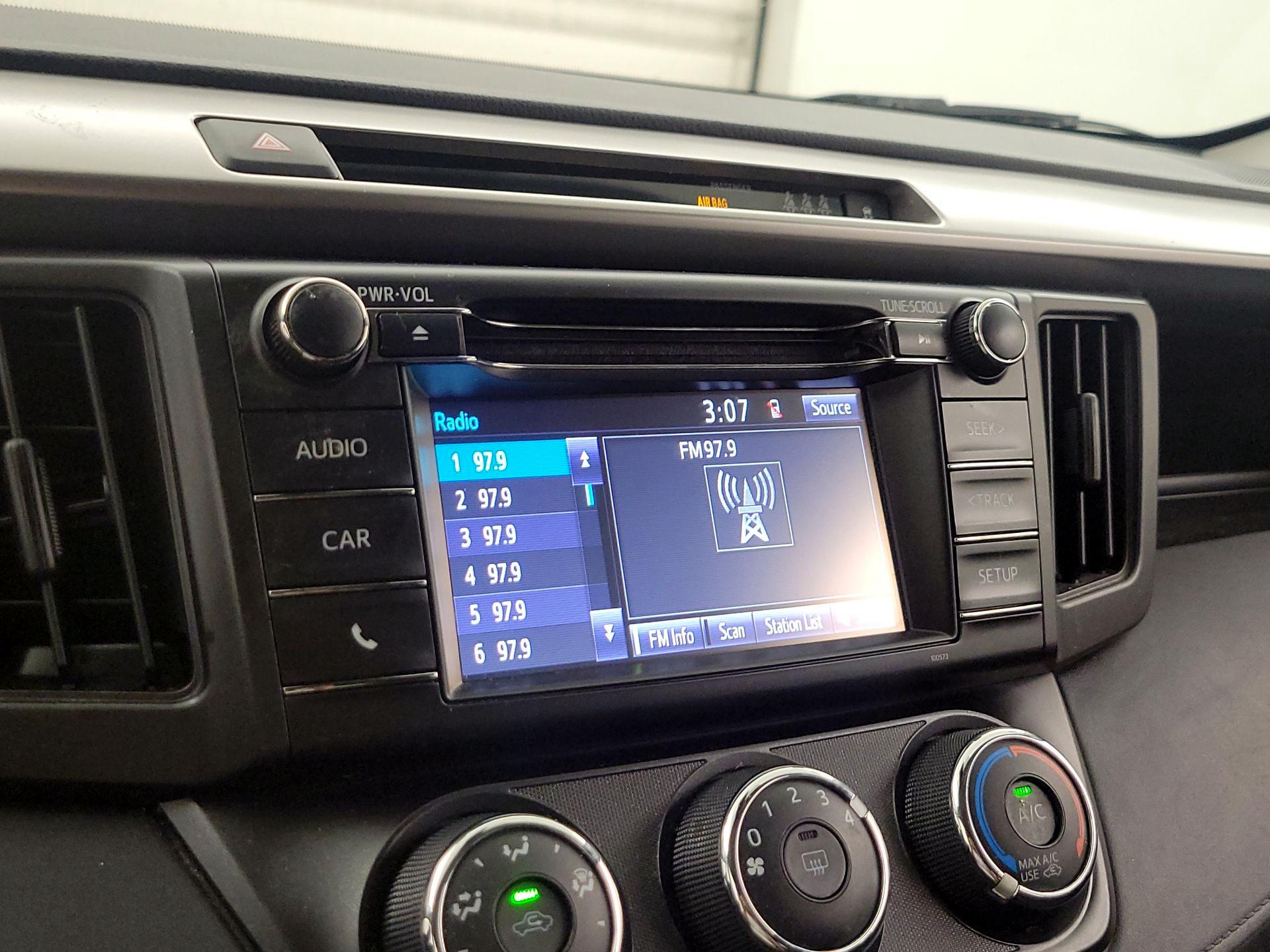 Thumbnail: 2018 Toyota RAV4 - 15