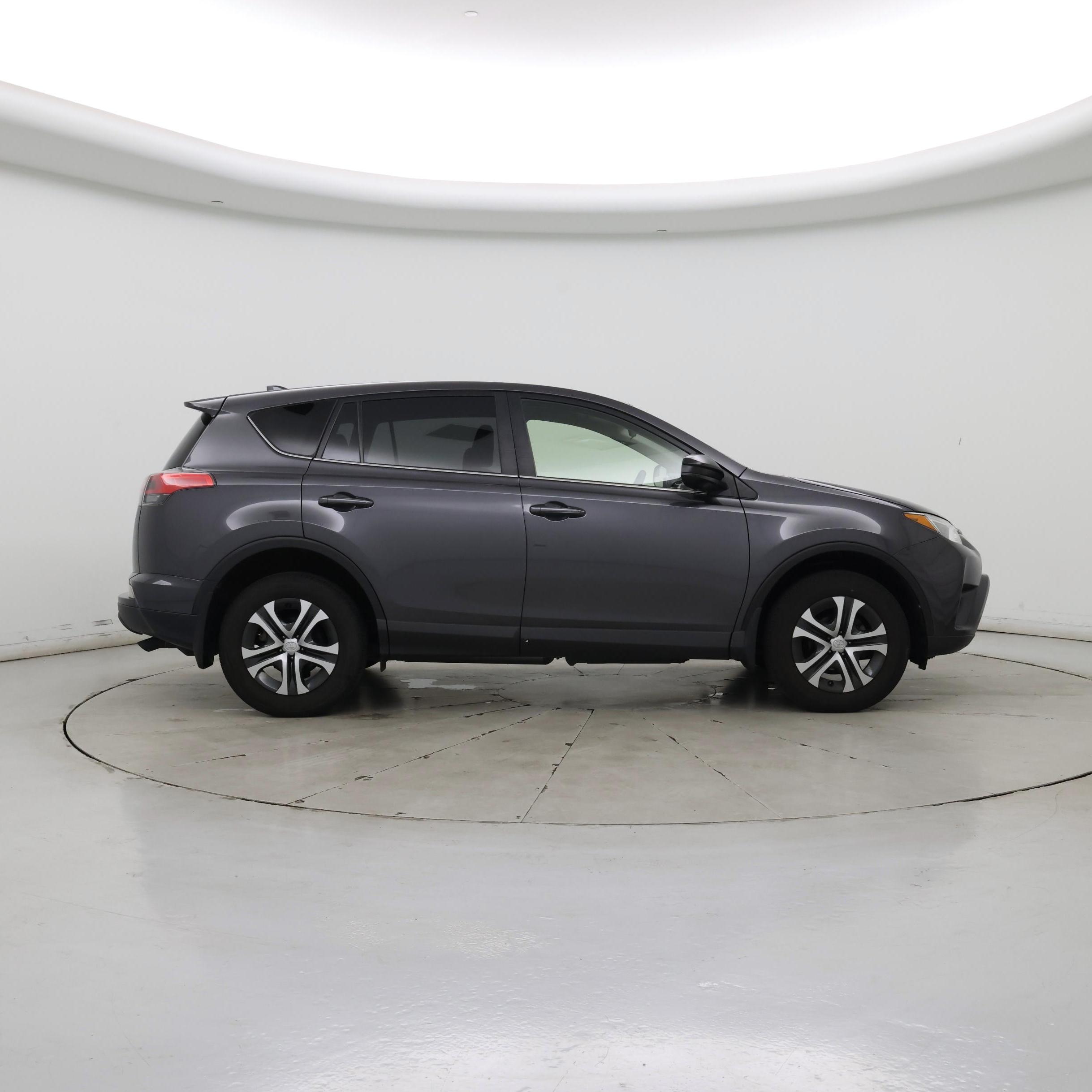 Thumbnail: 2018 Toyota RAV4 - 7