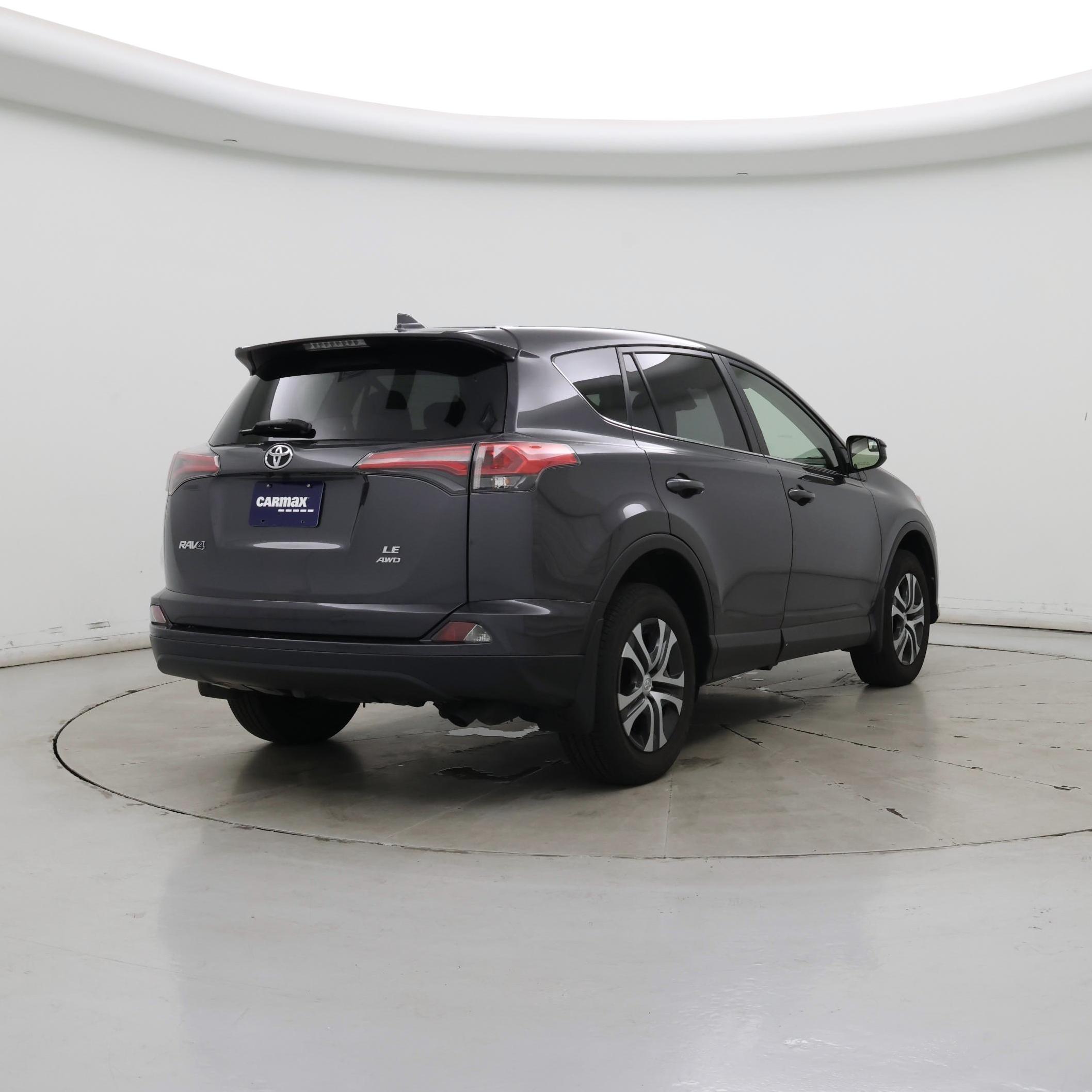 Thumbnail: 2018 Toyota RAV4 - 8