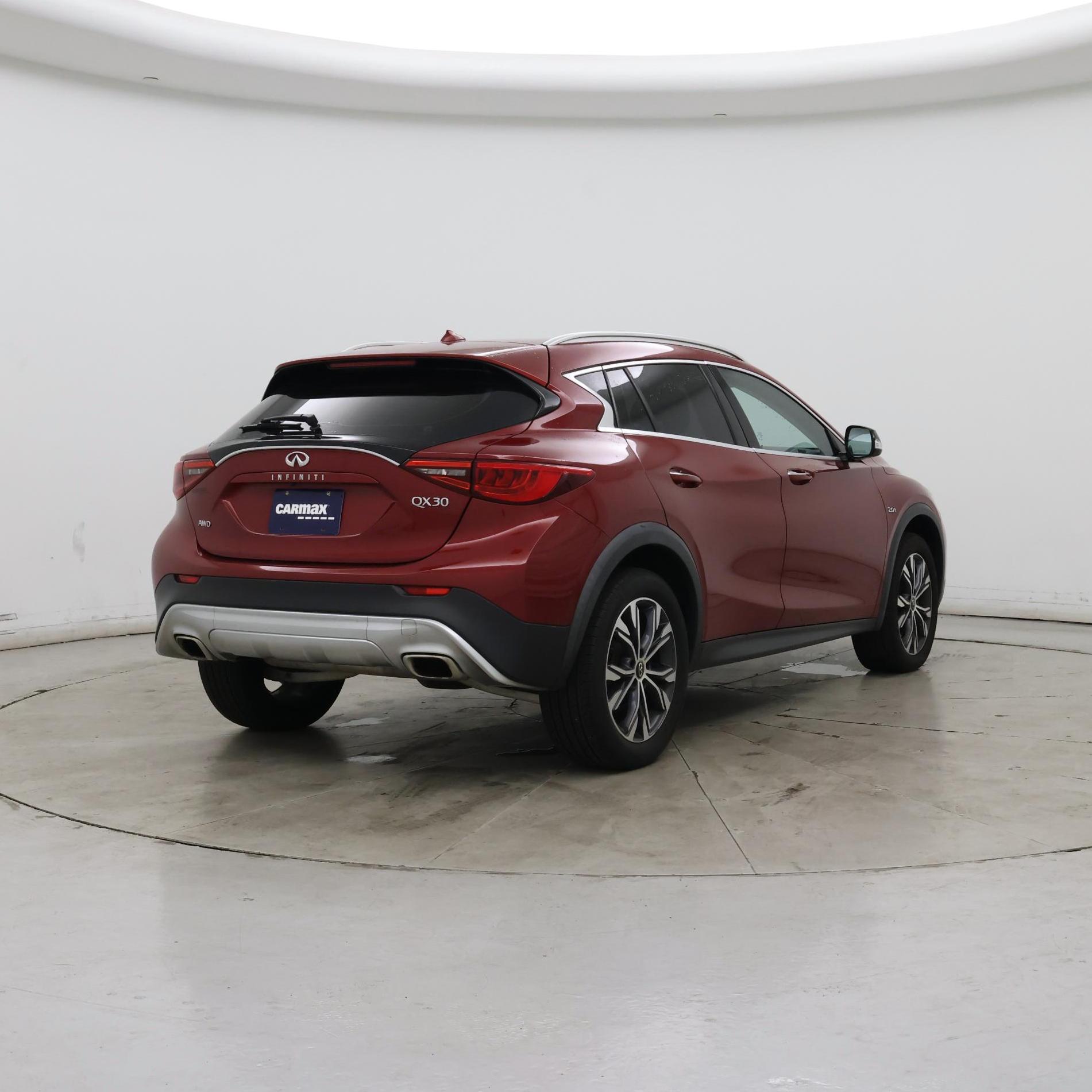 Thumbnail: 2018 INFINITI QX30 - 8