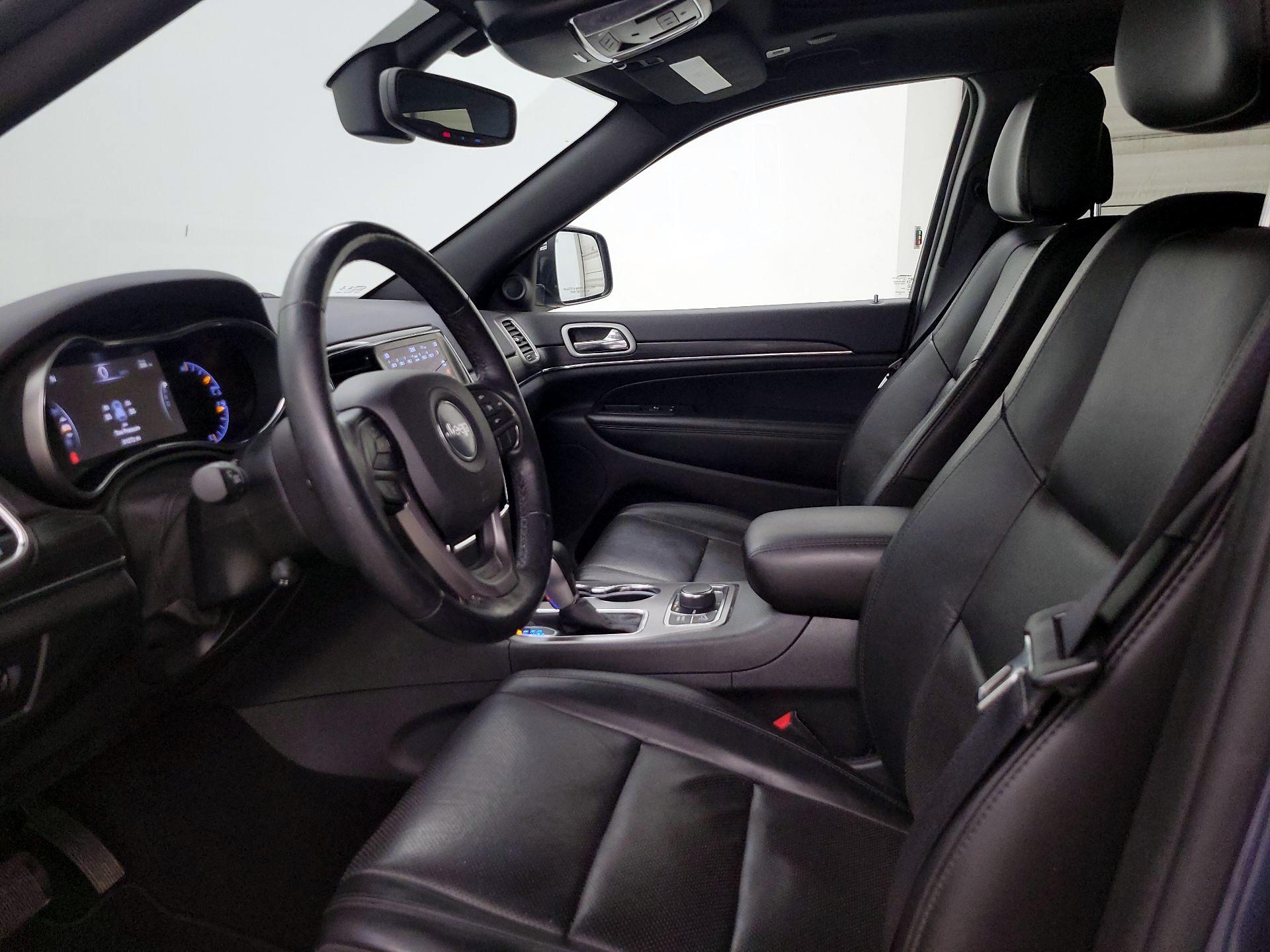 Thumbnail: 2020 Jeep Grand Cherokee - 11