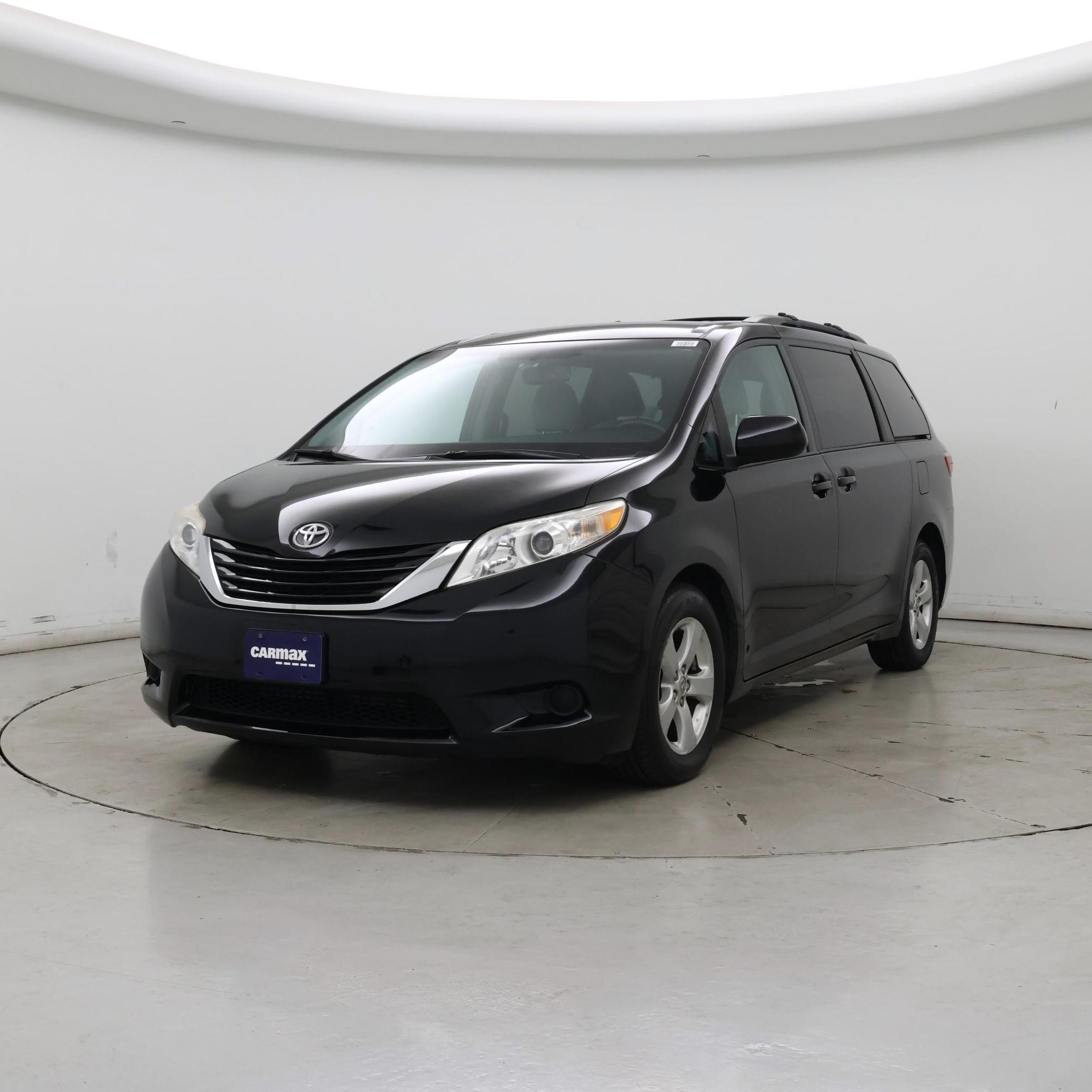 Thumbnail: 2017 Toyota Sienna - 4