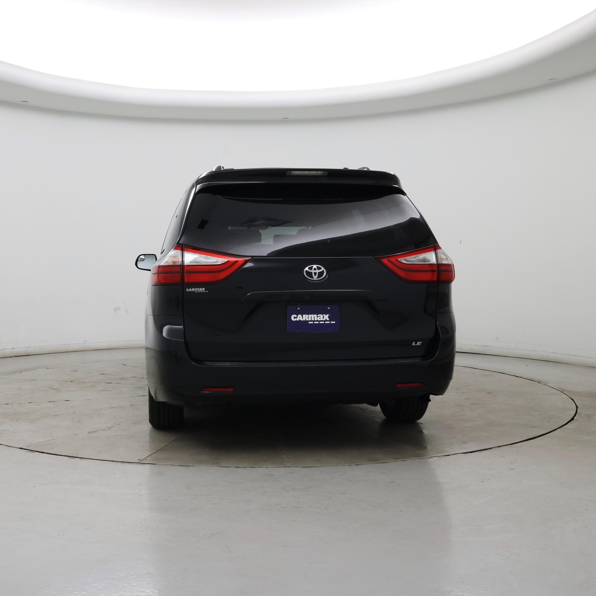 Thumbnail: 2017 Toyota Sienna - 6