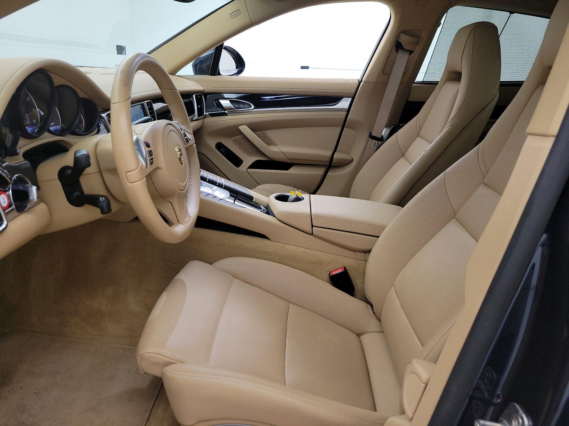 Thumbnail: 2015 Porsche Panamera - 11