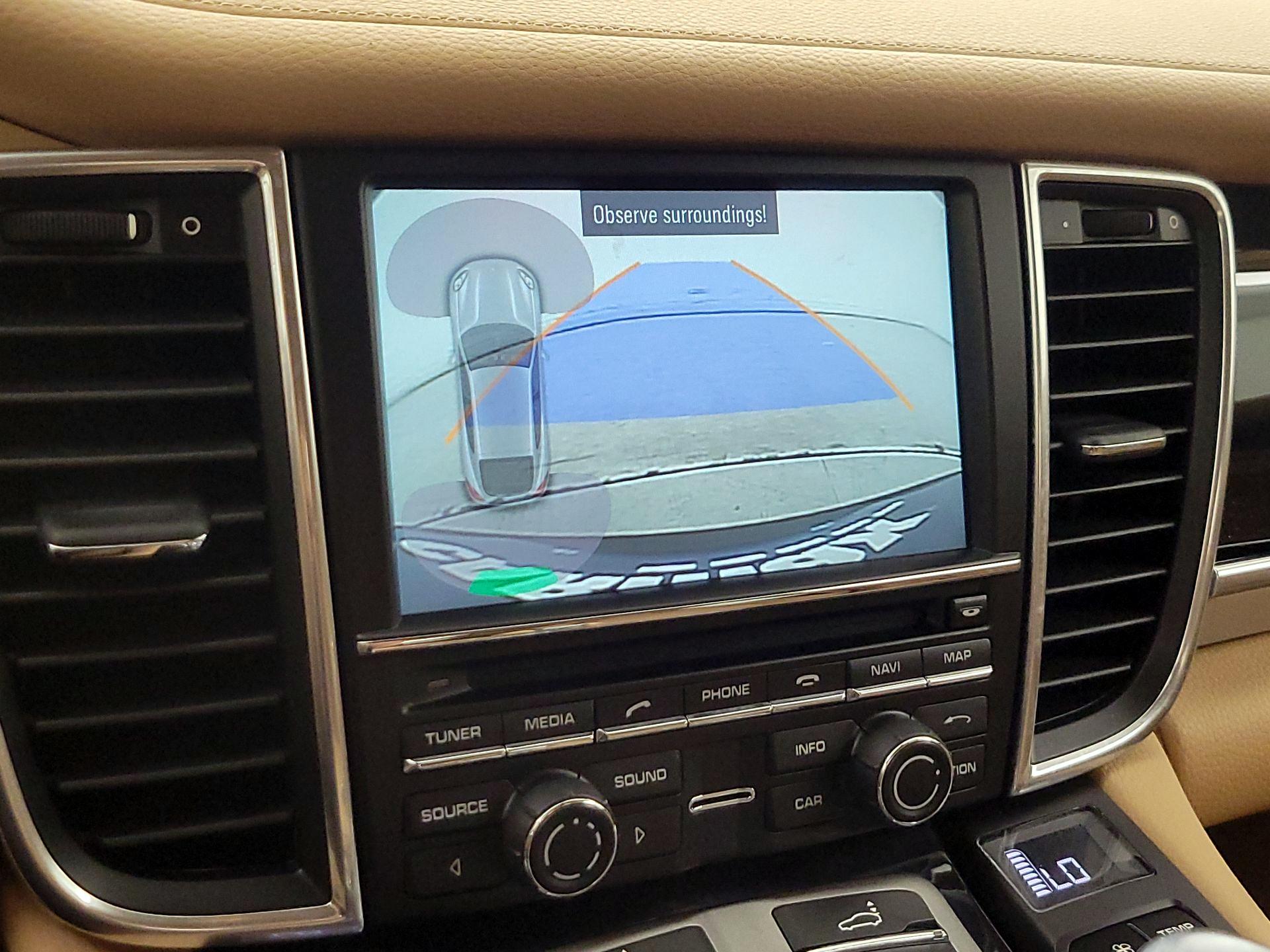 Thumbnail: 2015 Porsche Panamera - 15