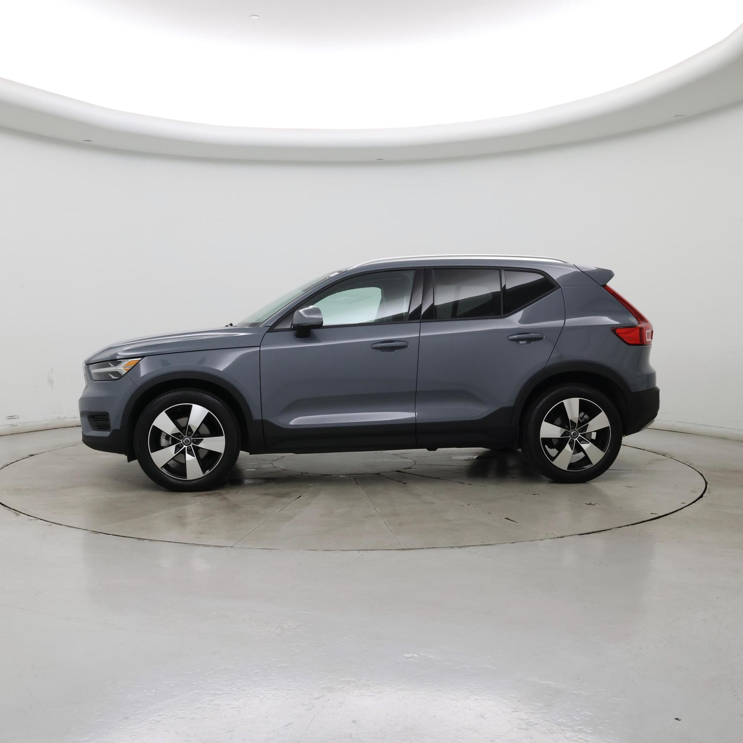 Thumbnail: 2020 Volvo XC40 - 3
