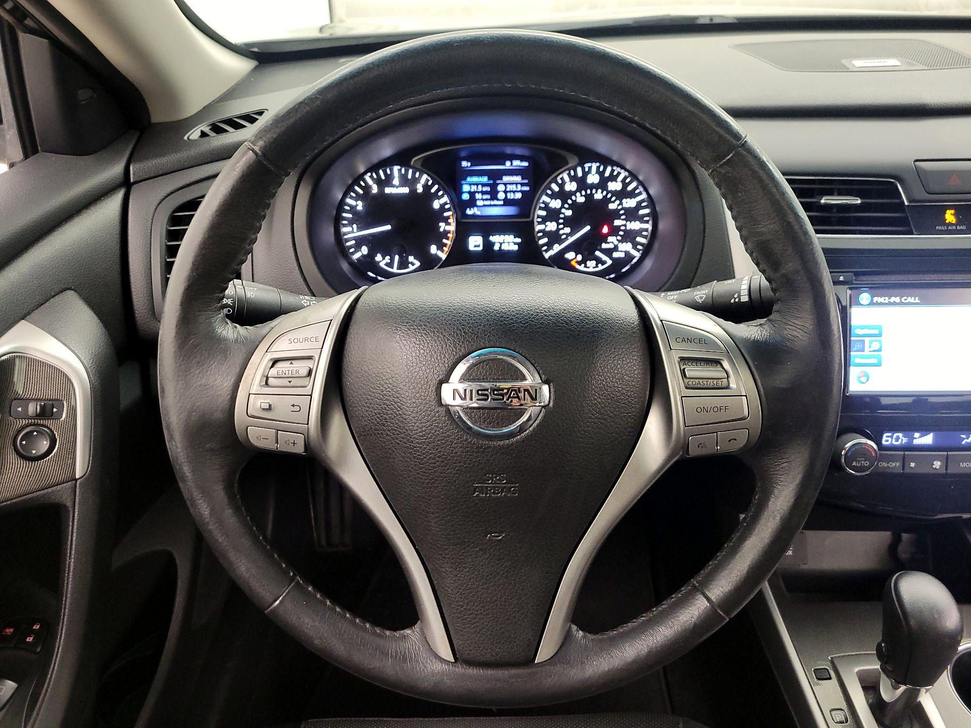 Thumbnail: 2015 Nissan Altima - 10