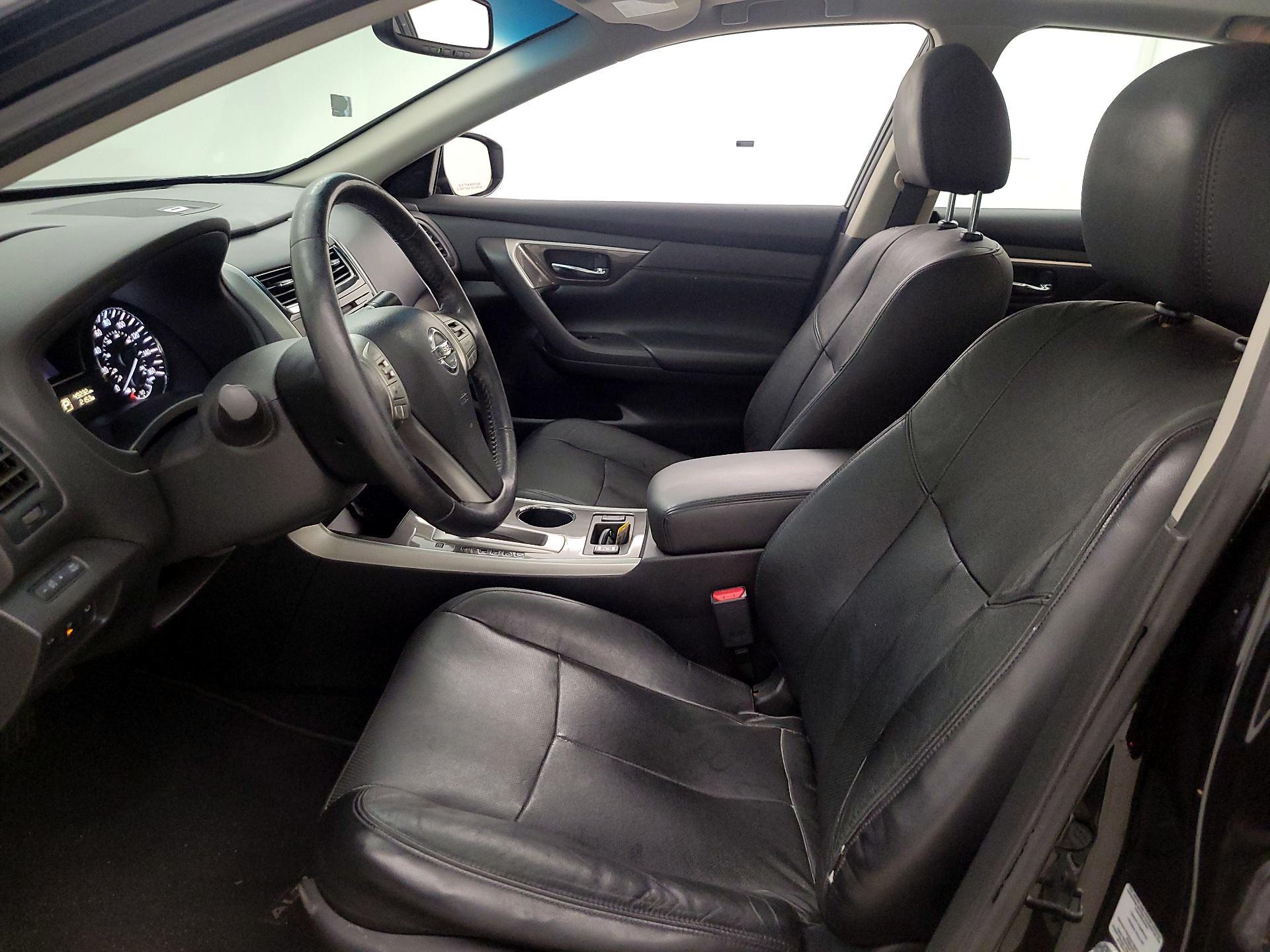 Thumbnail: 2015 Nissan Altima - 11