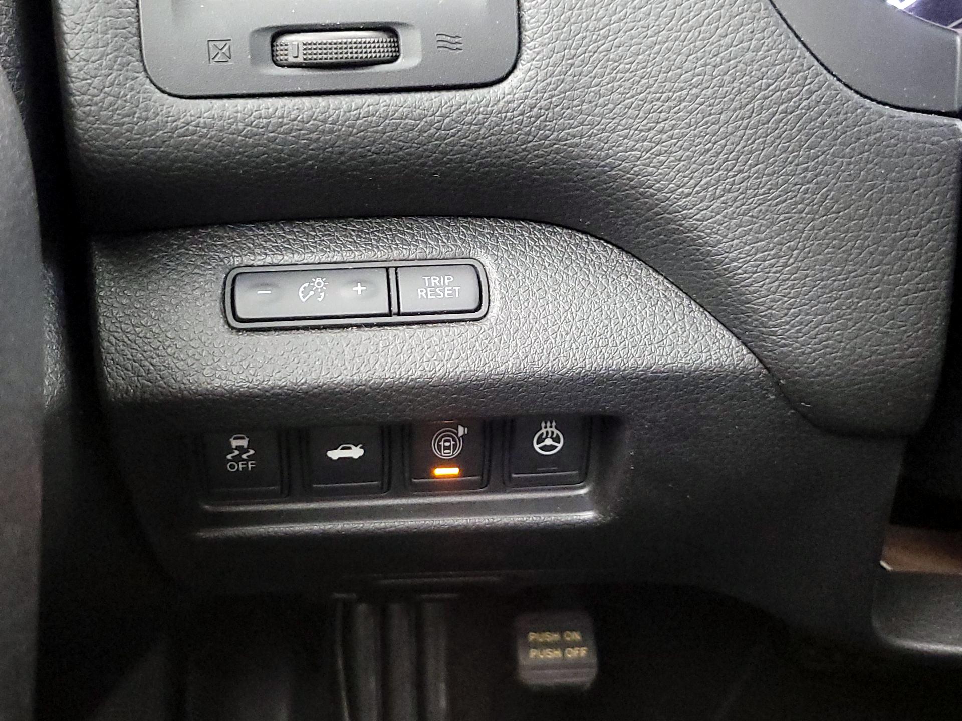 Thumbnail: 2015 Nissan Altima - 13