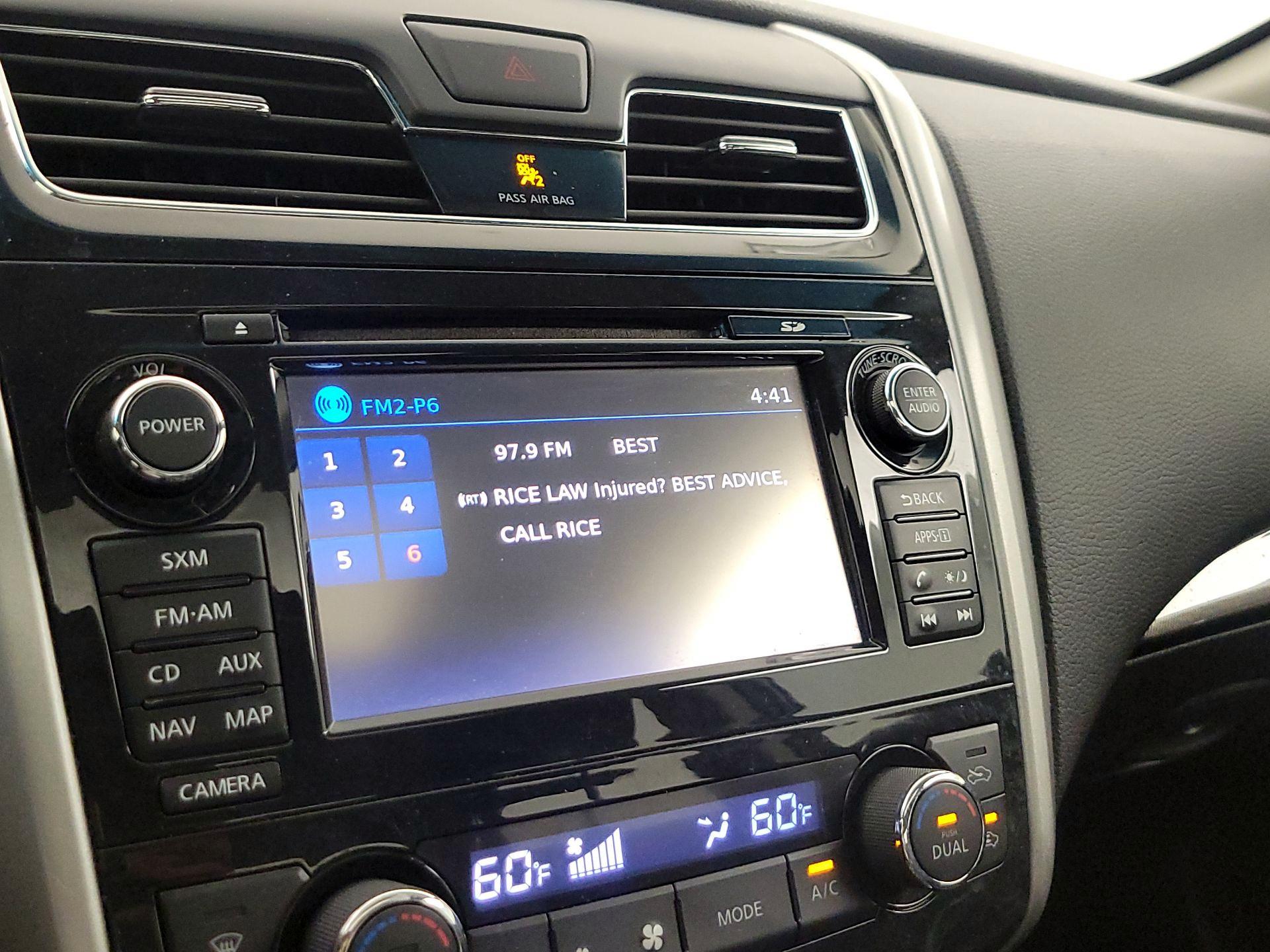 Thumbnail: 2015 Nissan Altima - 16