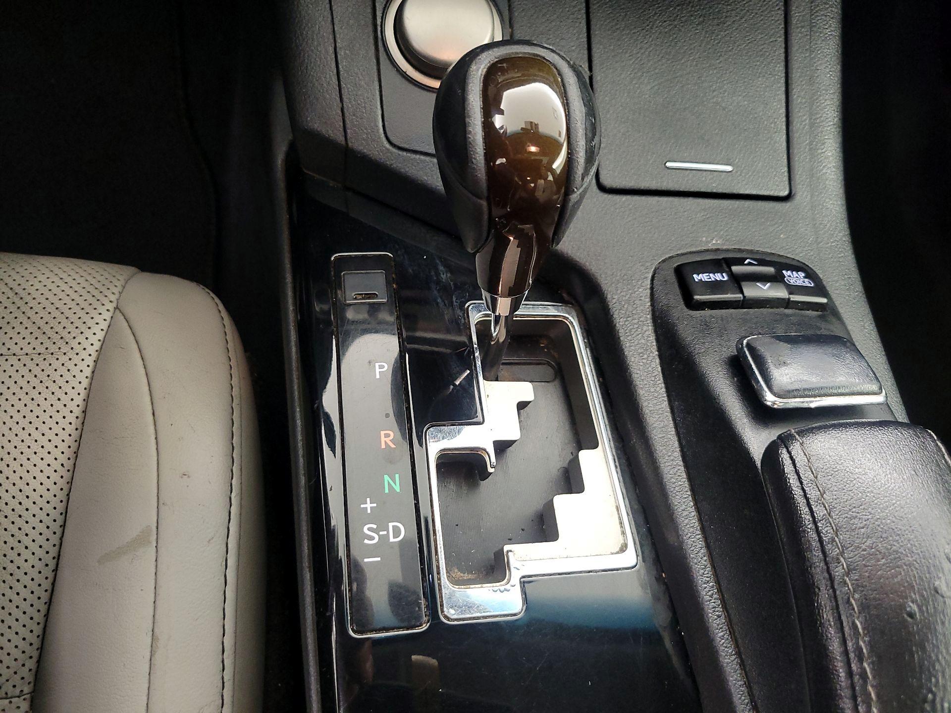 Thumbnail: 2013 Lexus ES - 18