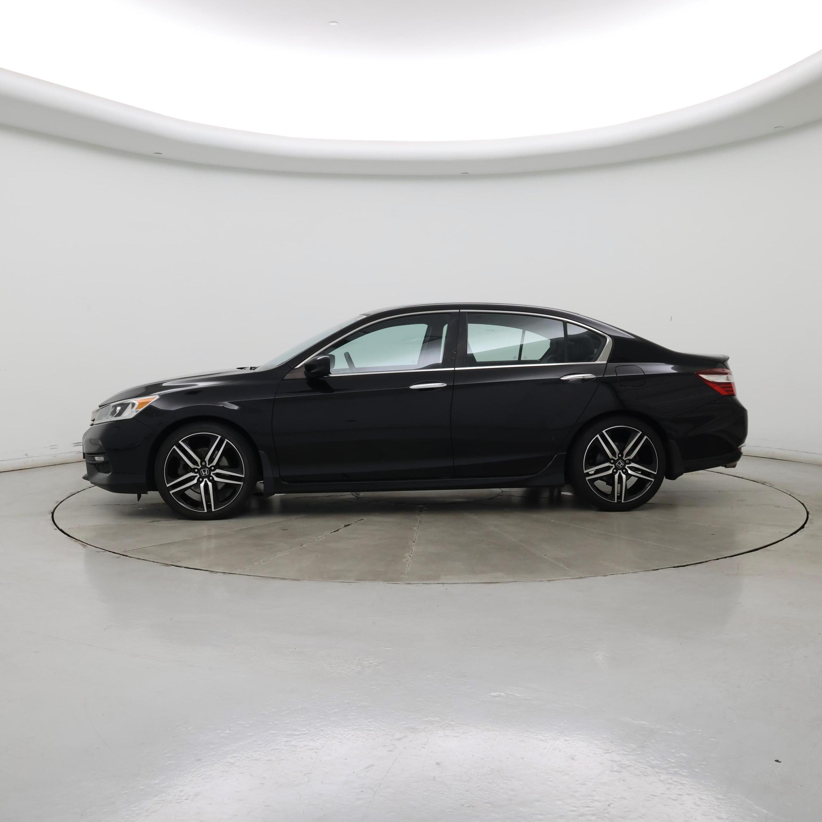 Thumbnail: 2017 Honda Accord - 3
