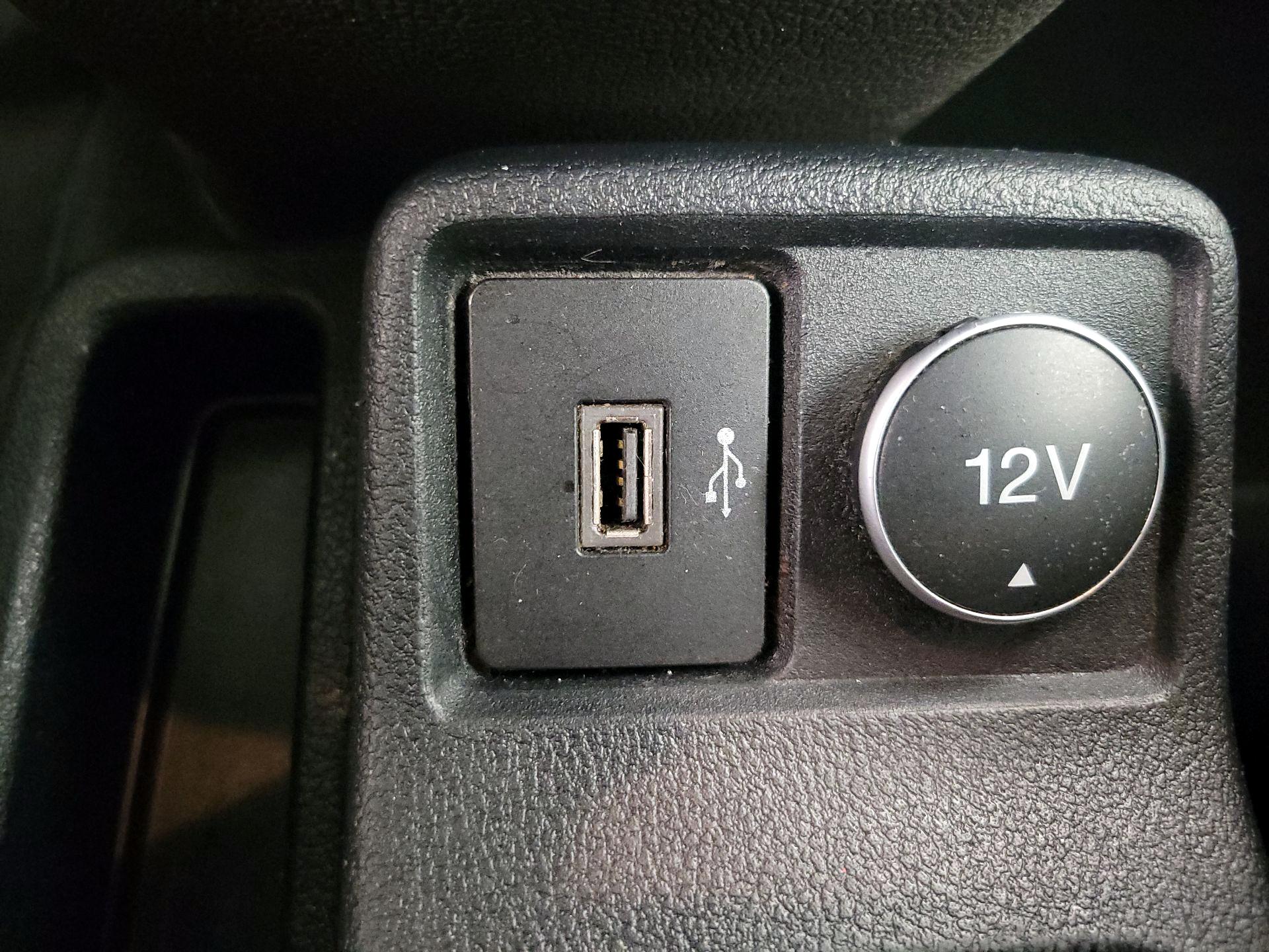 Thumbnail: 2019 Ford Transit Series - 18