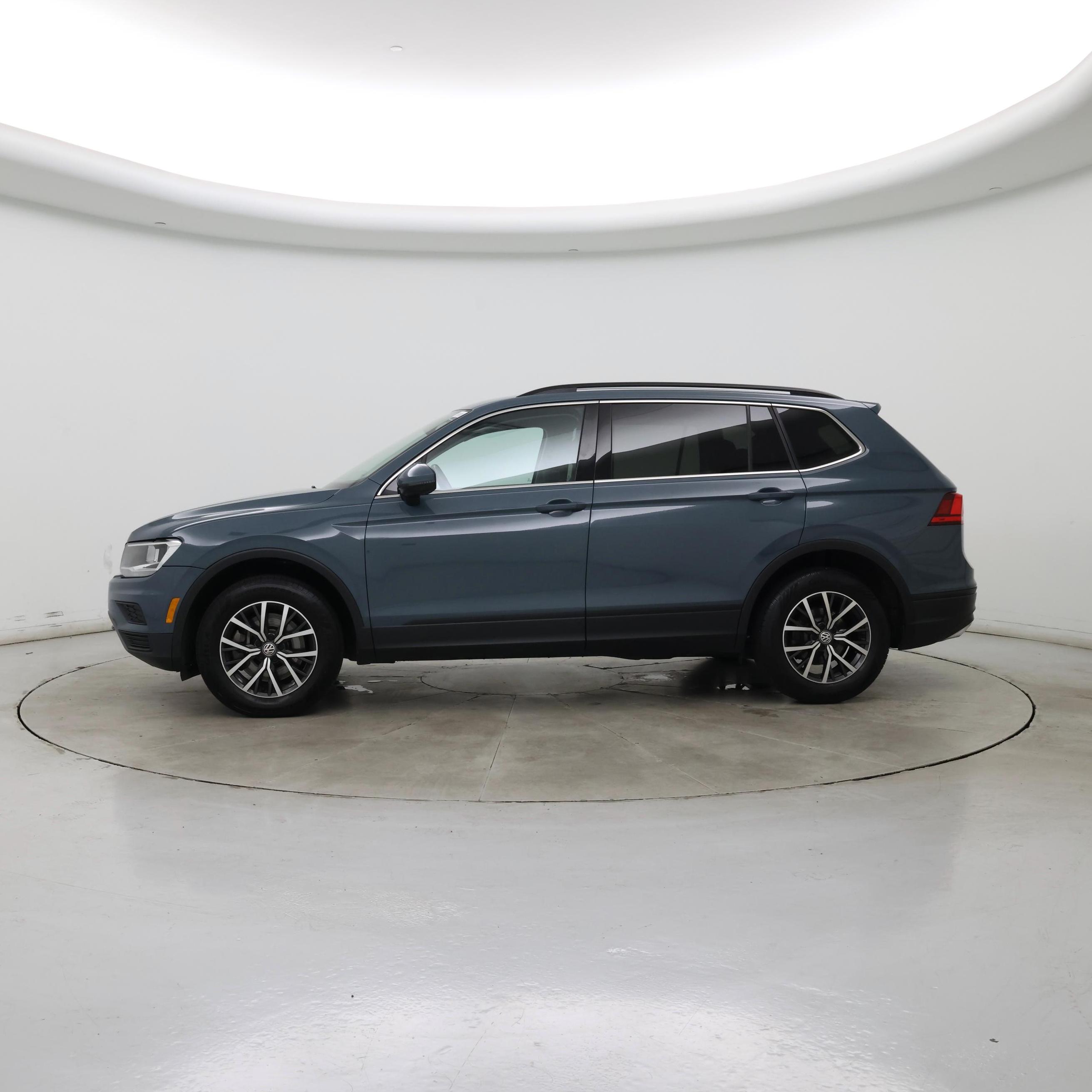 Thumbnail: 2019 Volkswagen Tiguan - 3