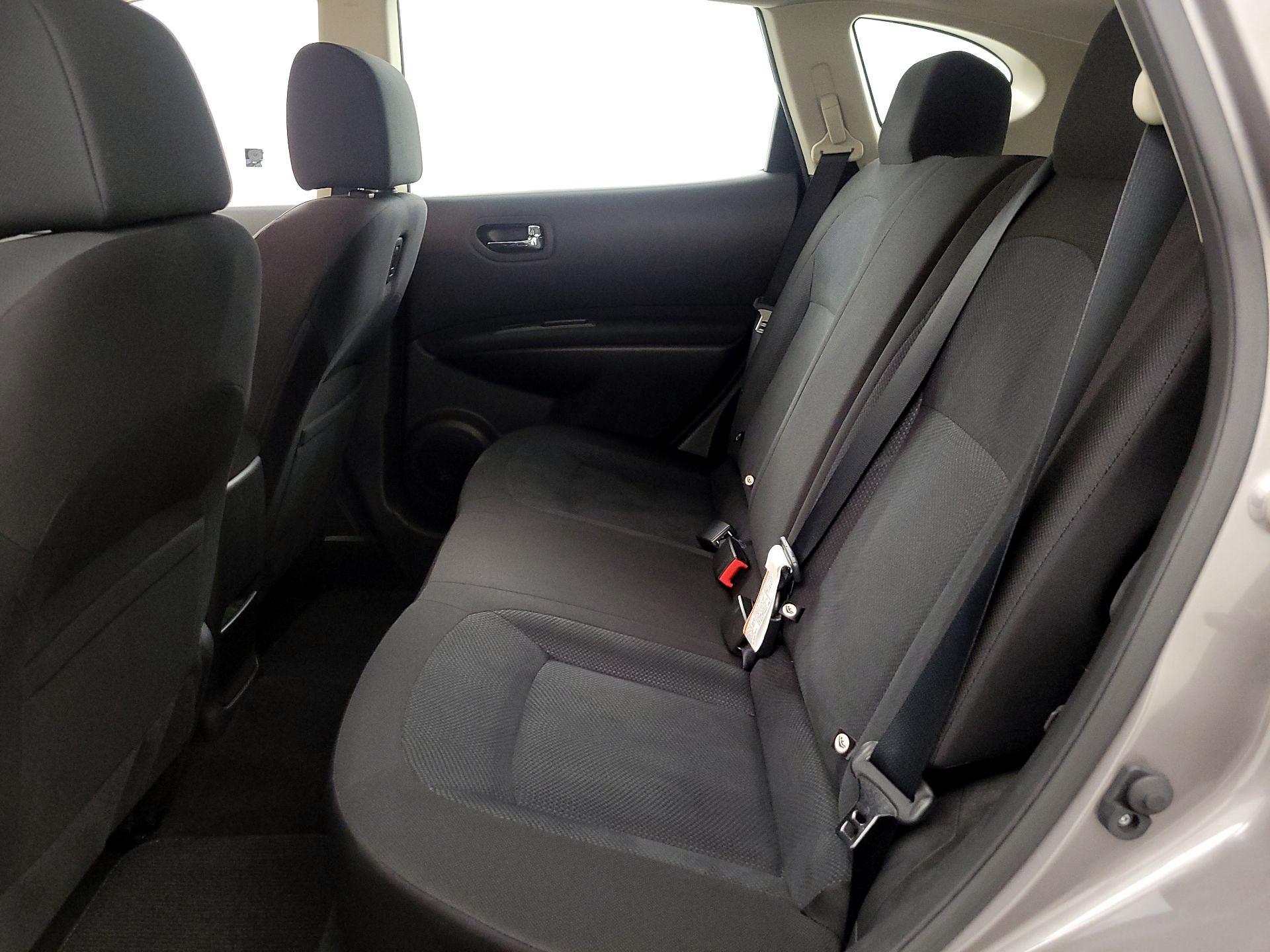 Thumbnail: 2015 Nissan Rogue - 18