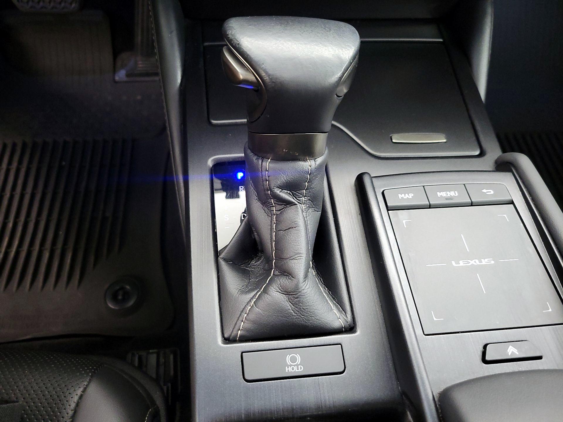 Thumbnail: 2020 Lexus ES - 18