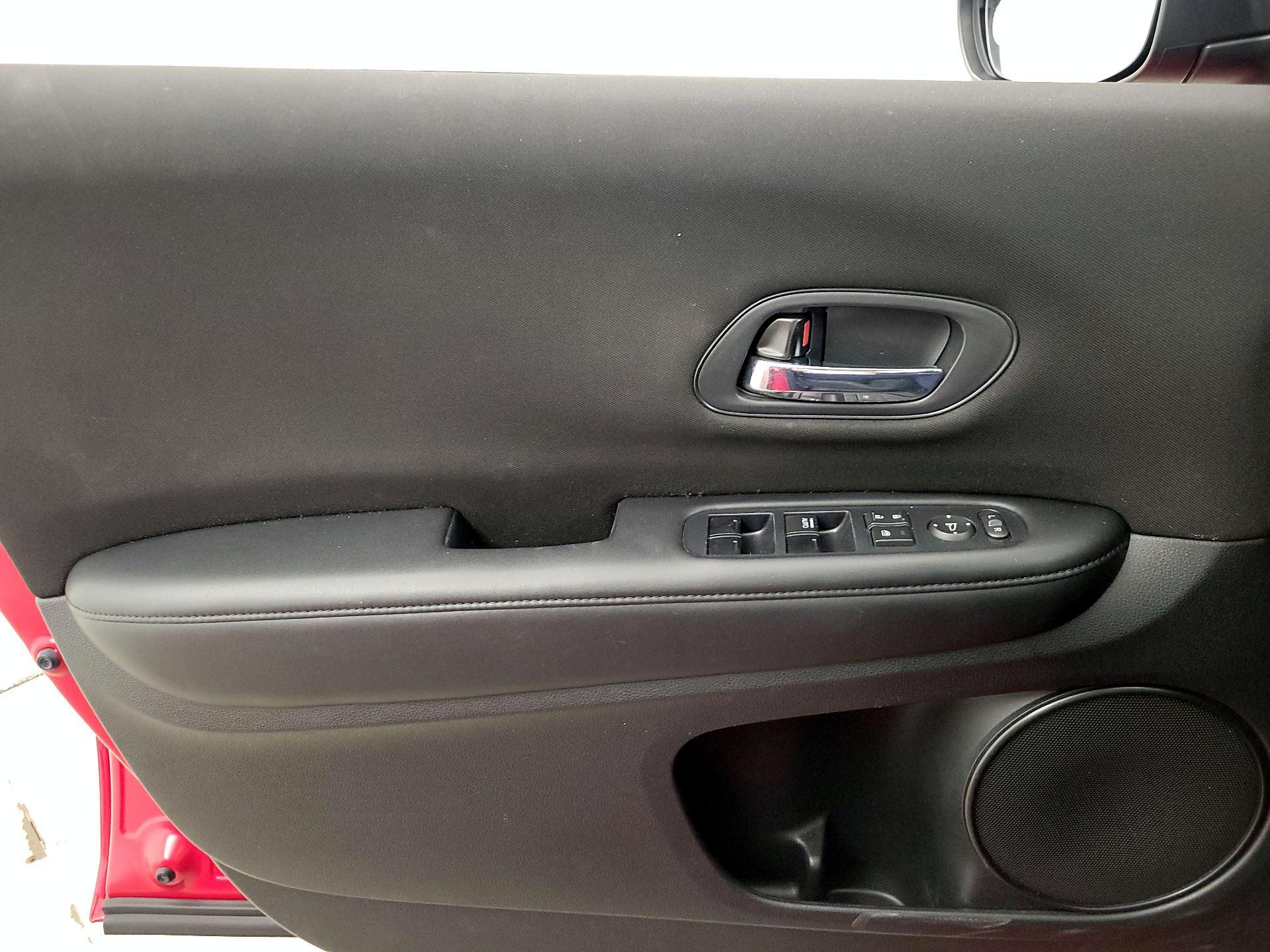 Thumbnail: 2018 Honda HR-V - 12