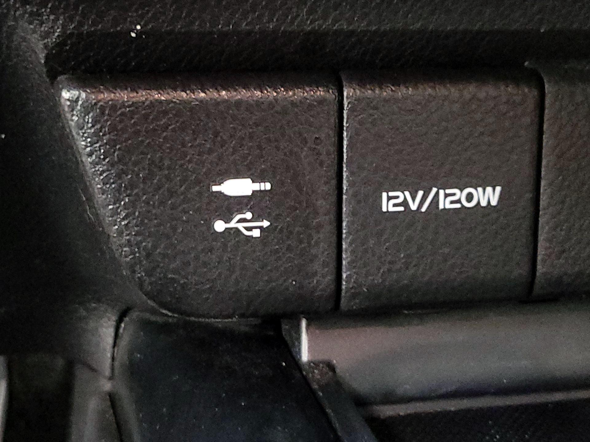 Thumbnail: 2019 Toyota Camry - 18