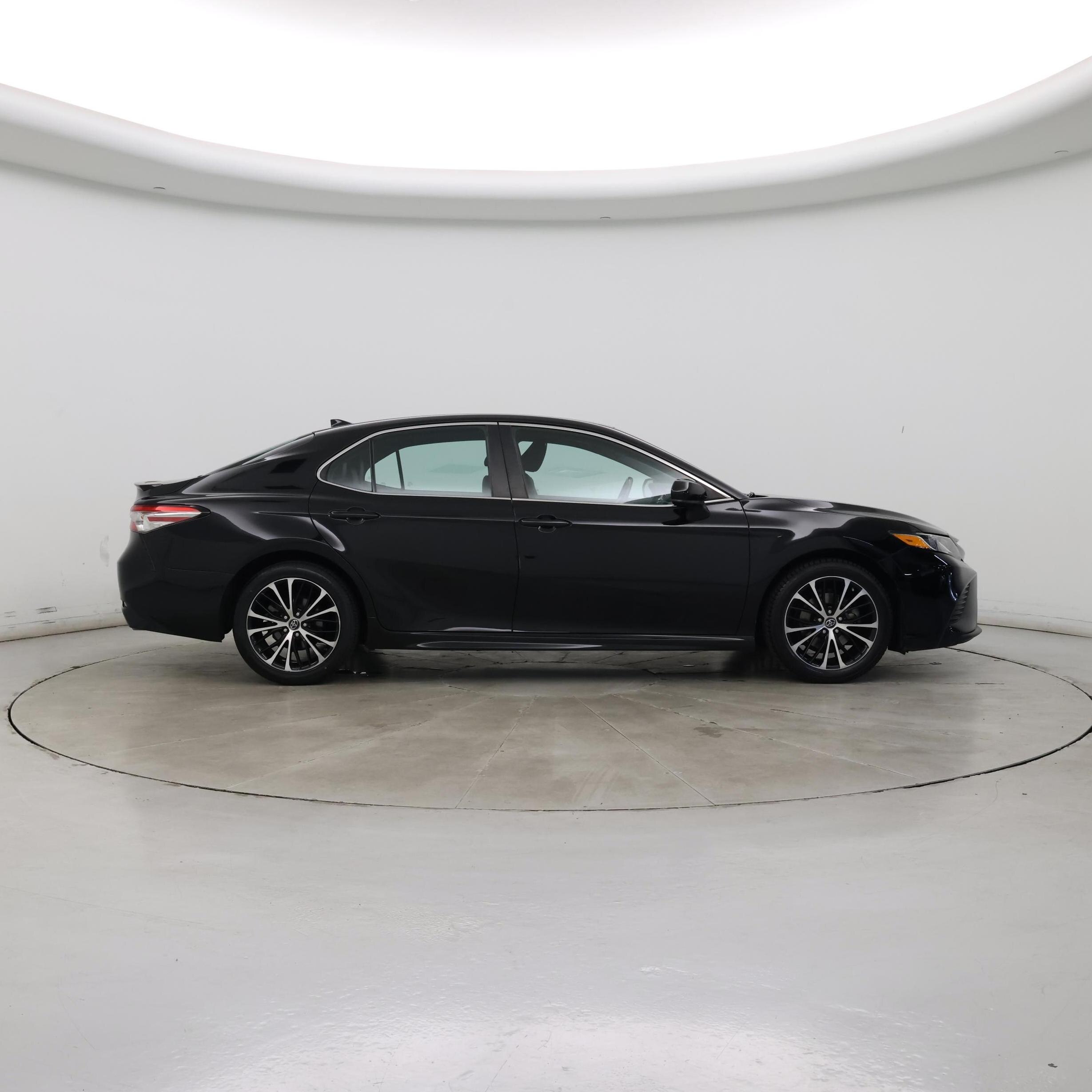Thumbnail: 2019 Toyota Camry - 7
