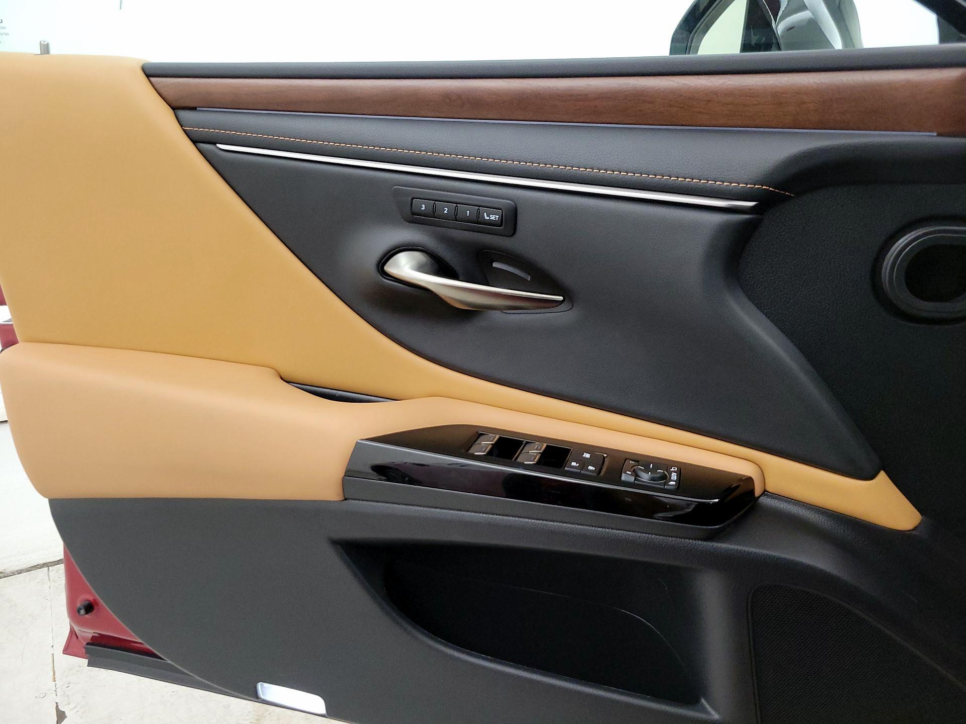 Thumbnail: 2024 Lexus ES - 12