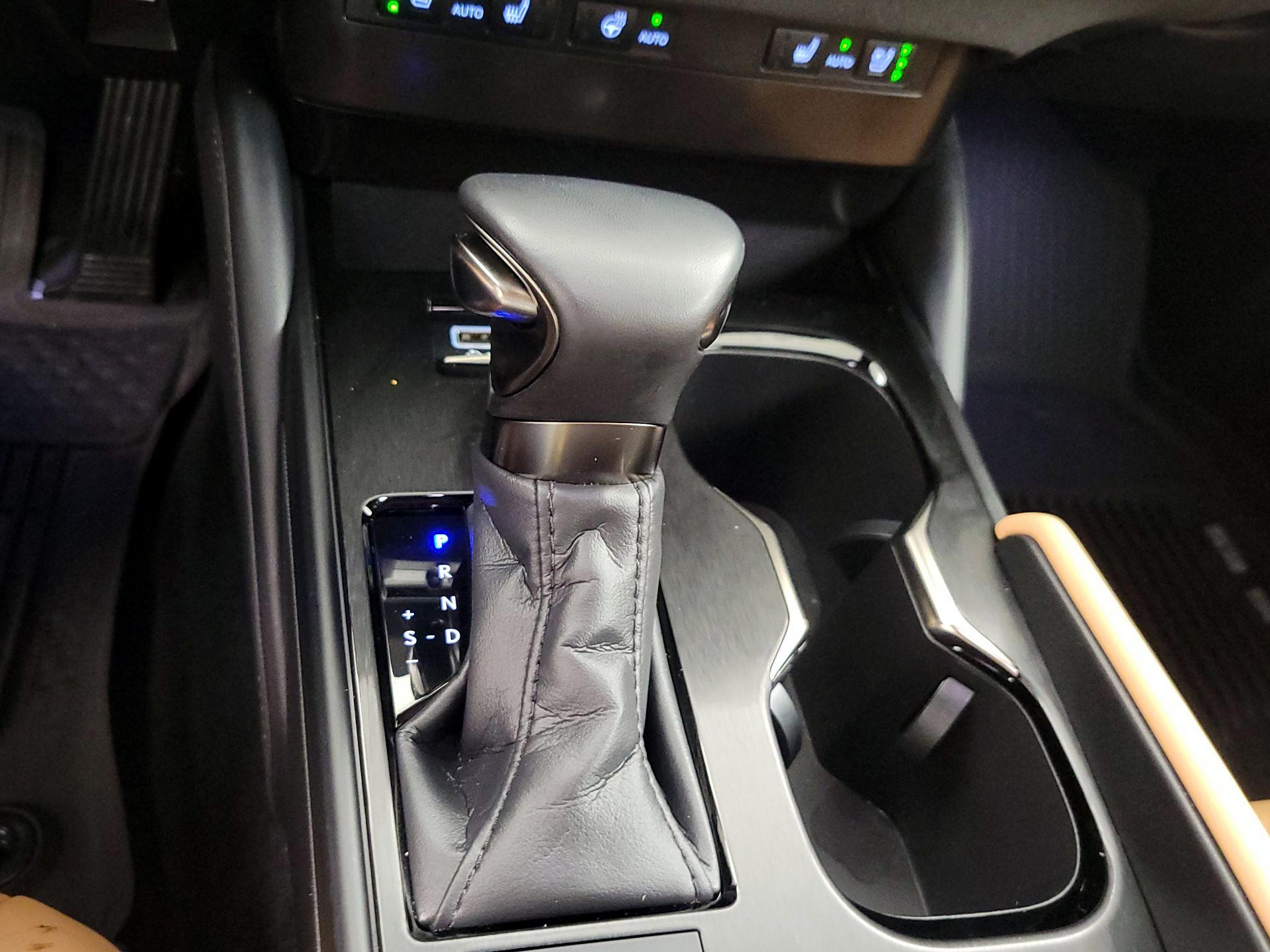 Thumbnail: 2024 Lexus ES - 18